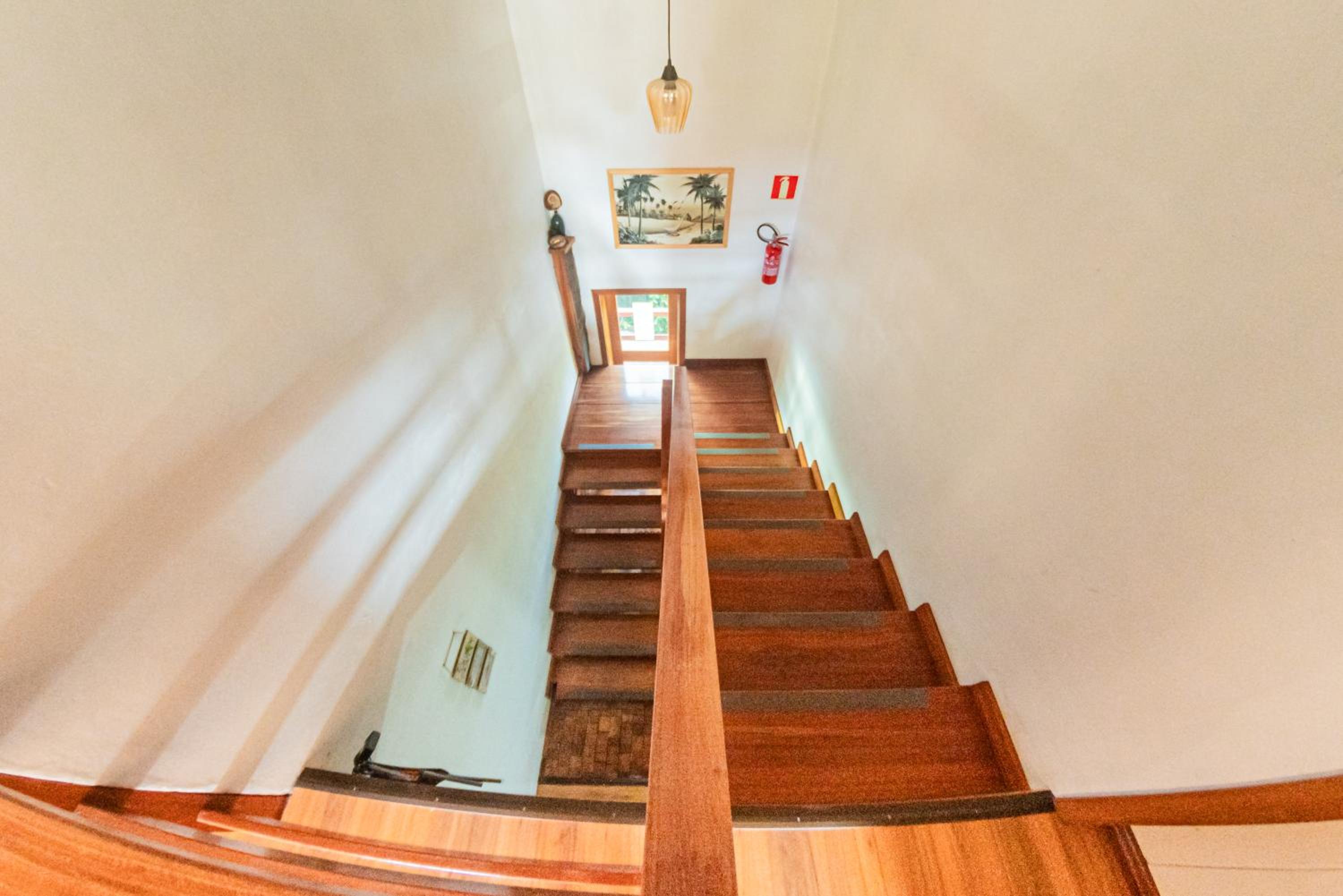 Queen Suite - Photo 17