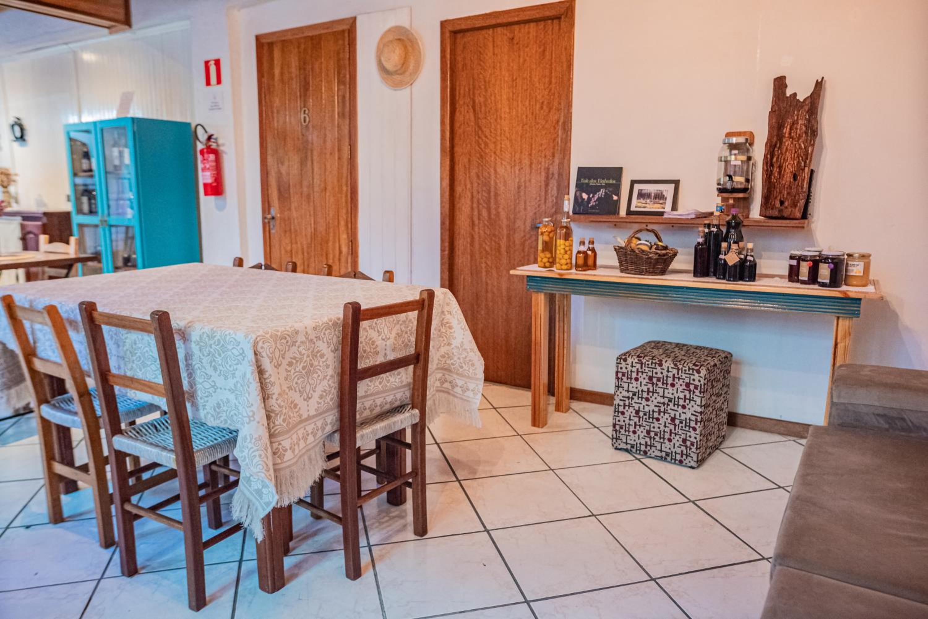 Queen Suite - Photo 27
