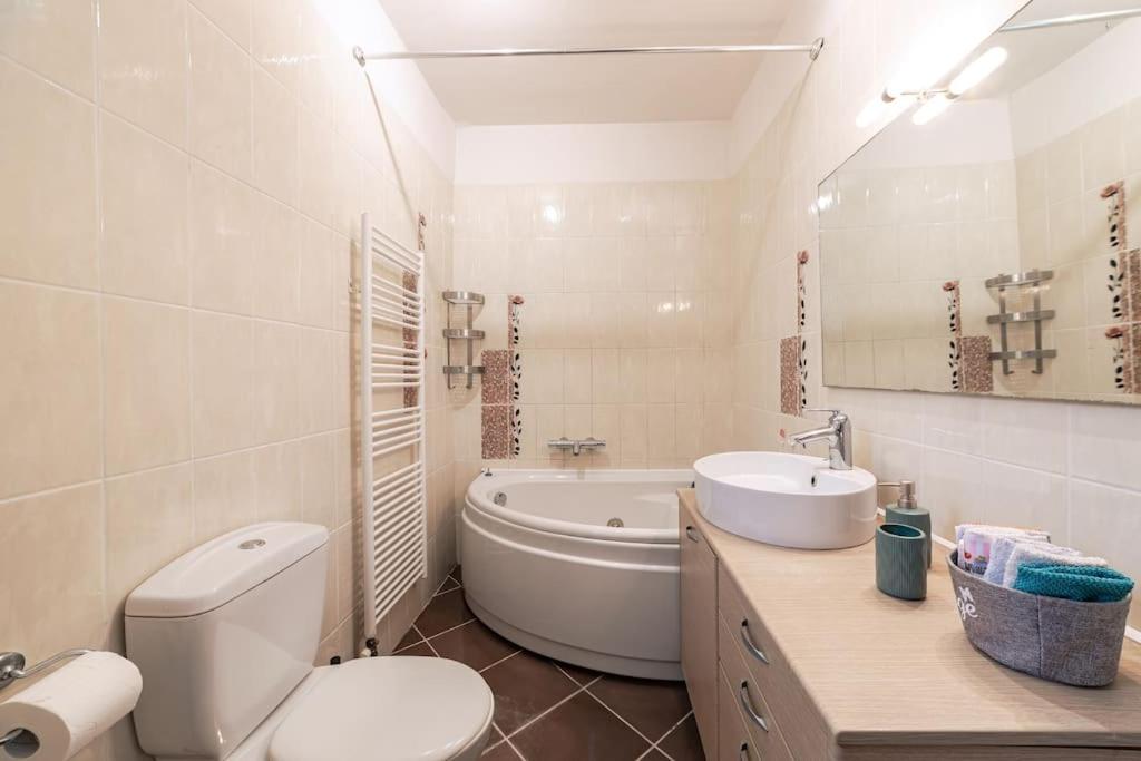 Three-Bedroom House photo 2