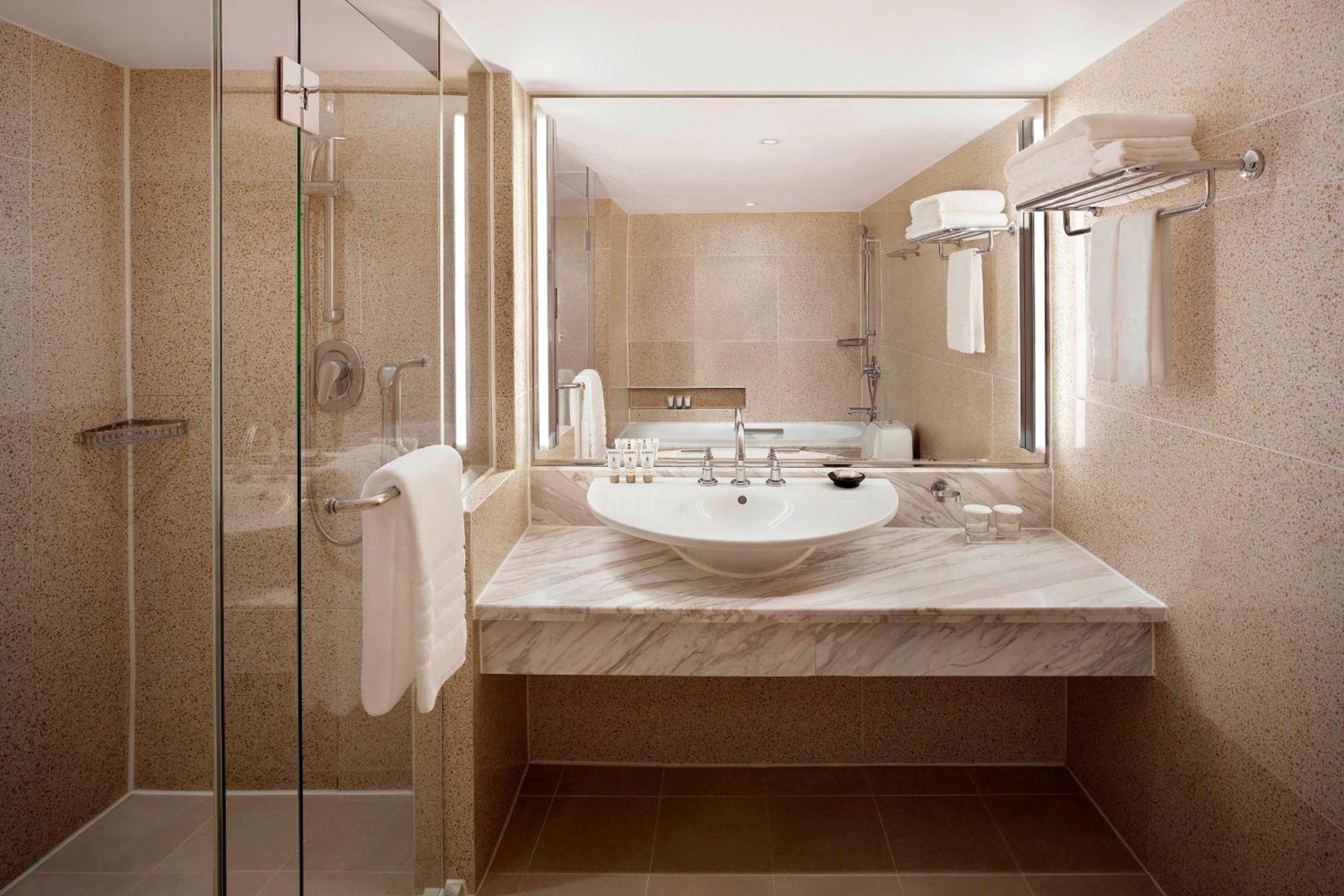 Executive Grand, Club lounge access, Junior Suite, 1 King, Haeundae Beach view - Photo 6