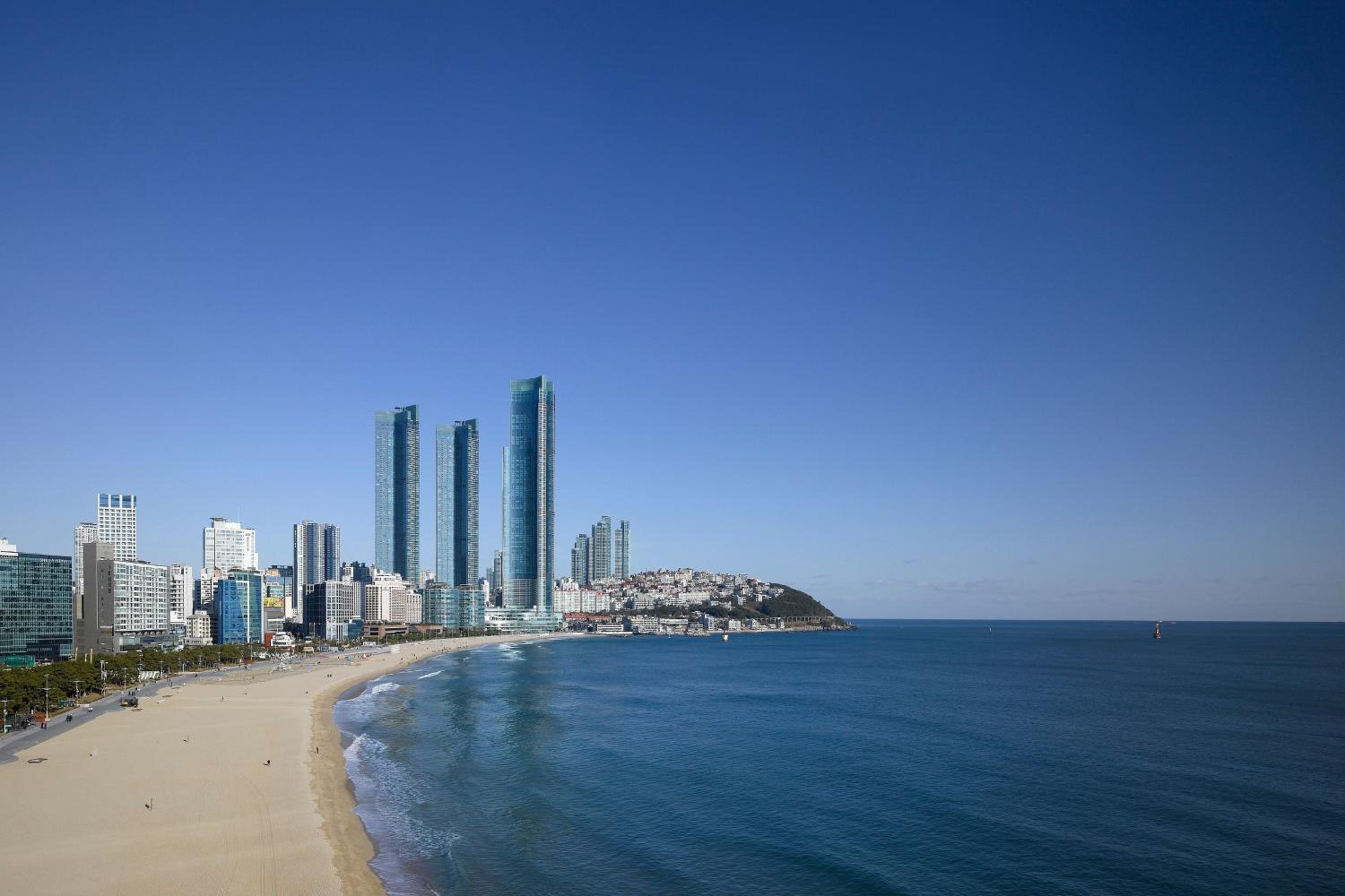 Executive Beach King, Club lounge access,  1 King, Haeundae Beach view - Photo 5
