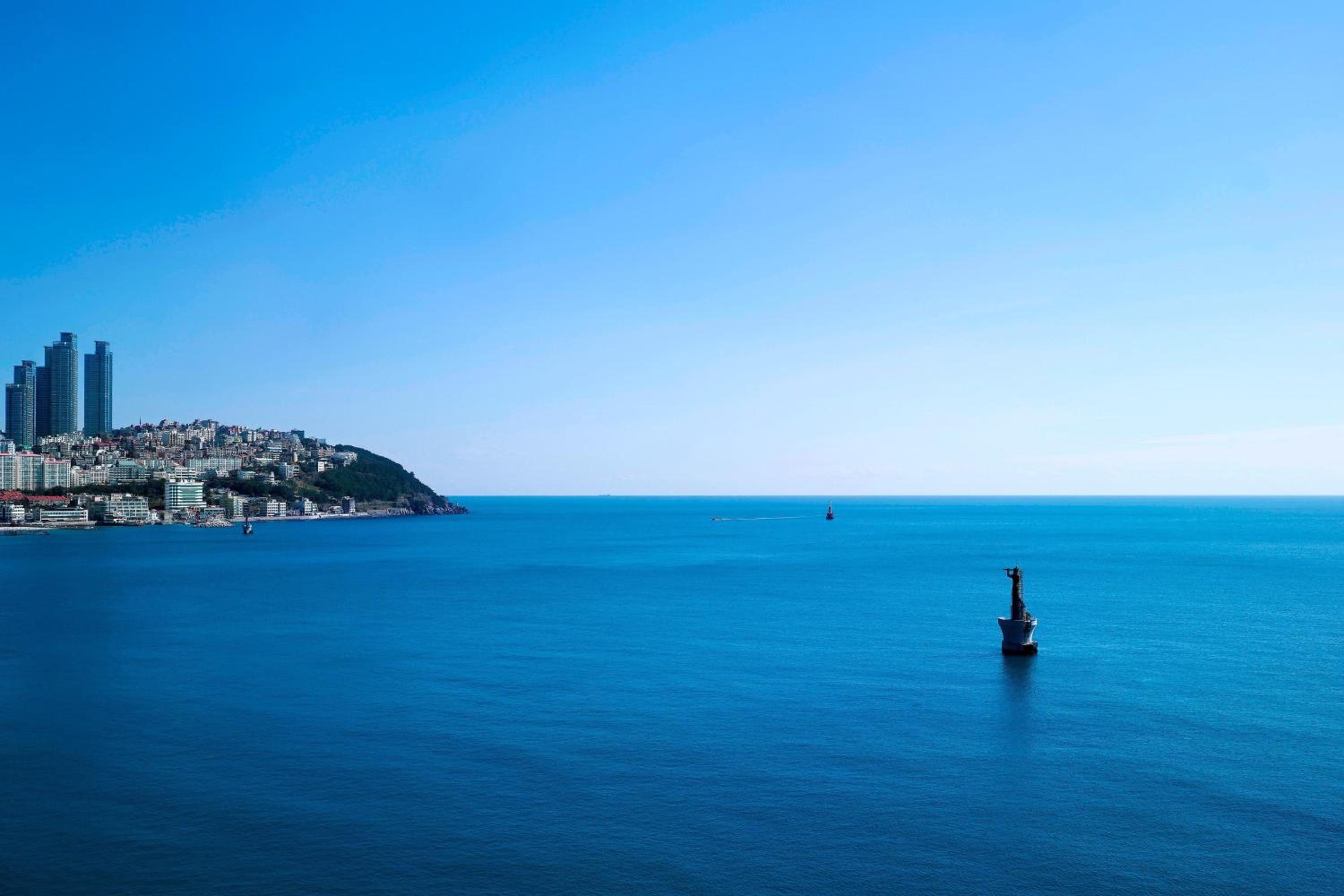 Executive Beach King, Club lounge access,  1 King, Haeundae Beach view - Photo 7