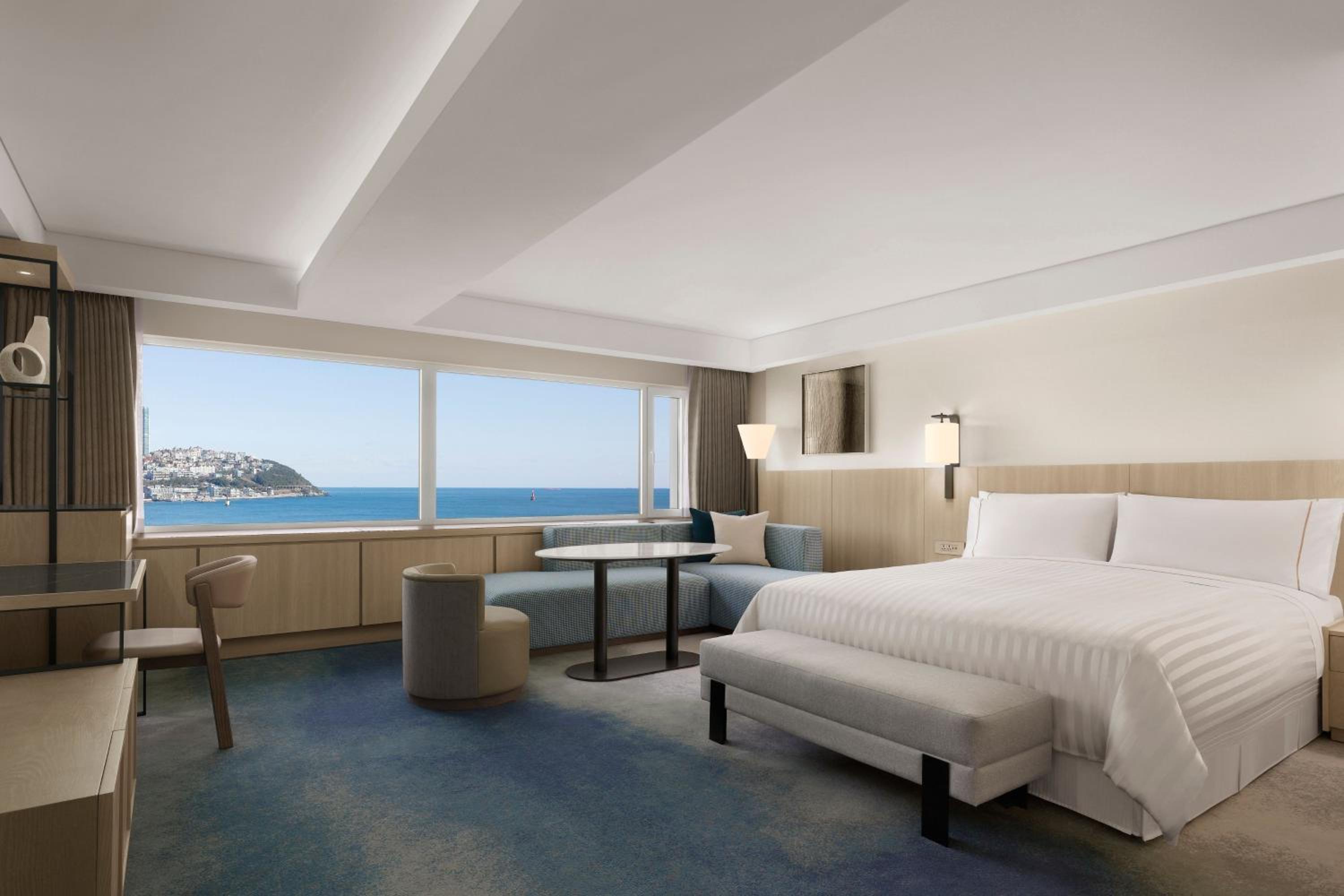 Executive Grand, Club lounge access, Junior Suite, 1 King, Haeundae Beach view - Photo 1