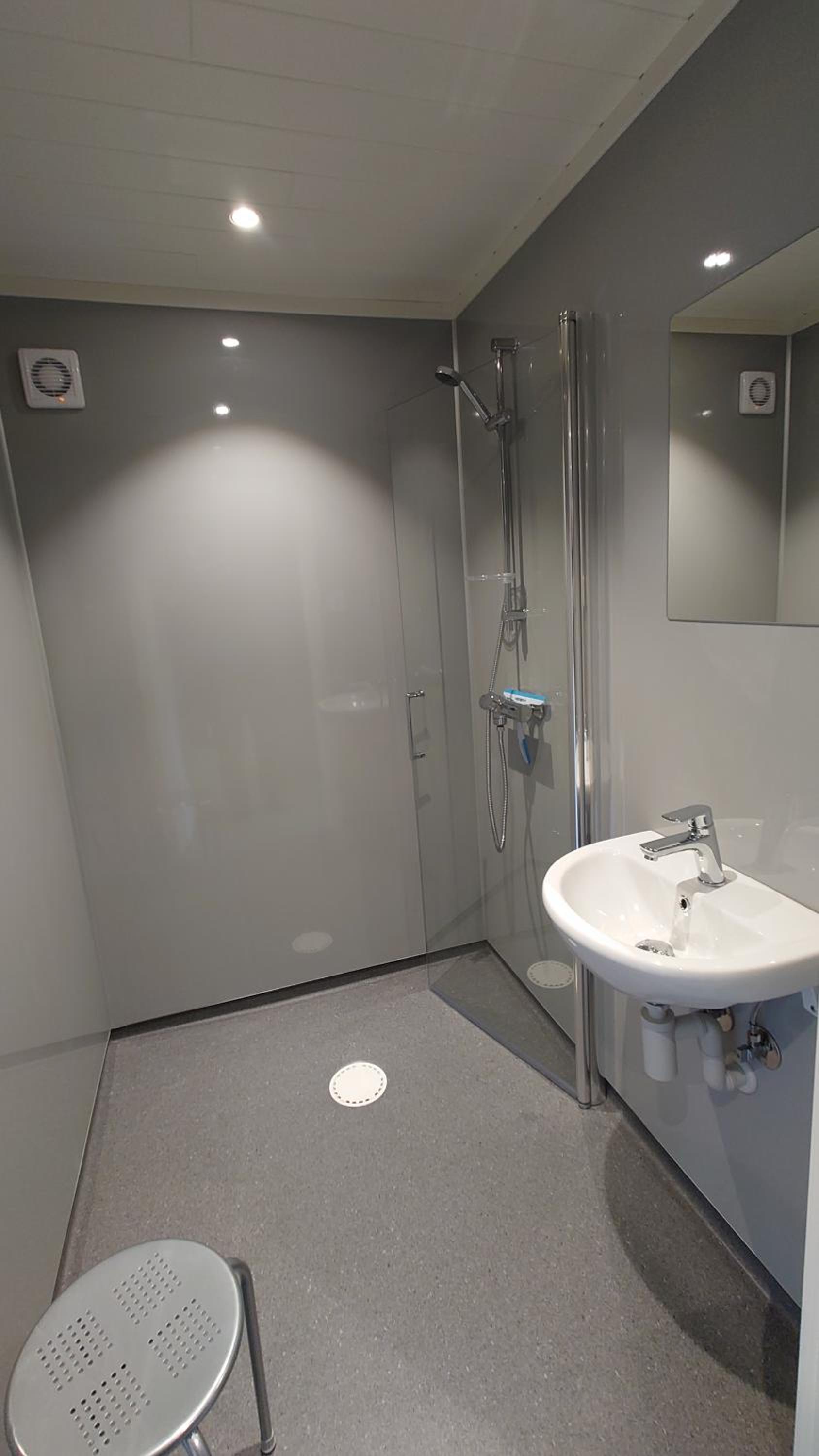 Twin Room with Shared Bathroom photo 3