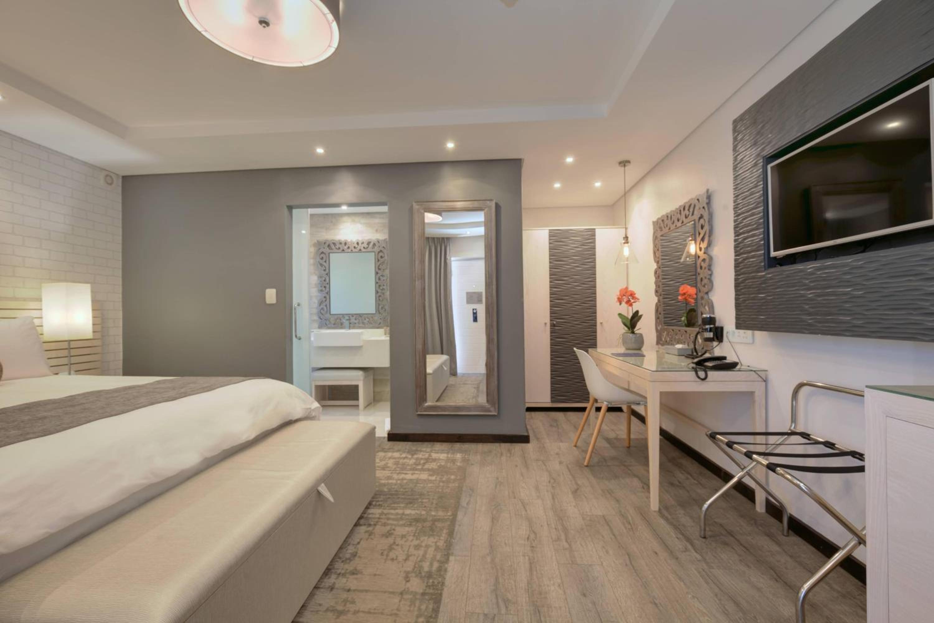  Standard room, 1 Queen Bed - Photo 4
