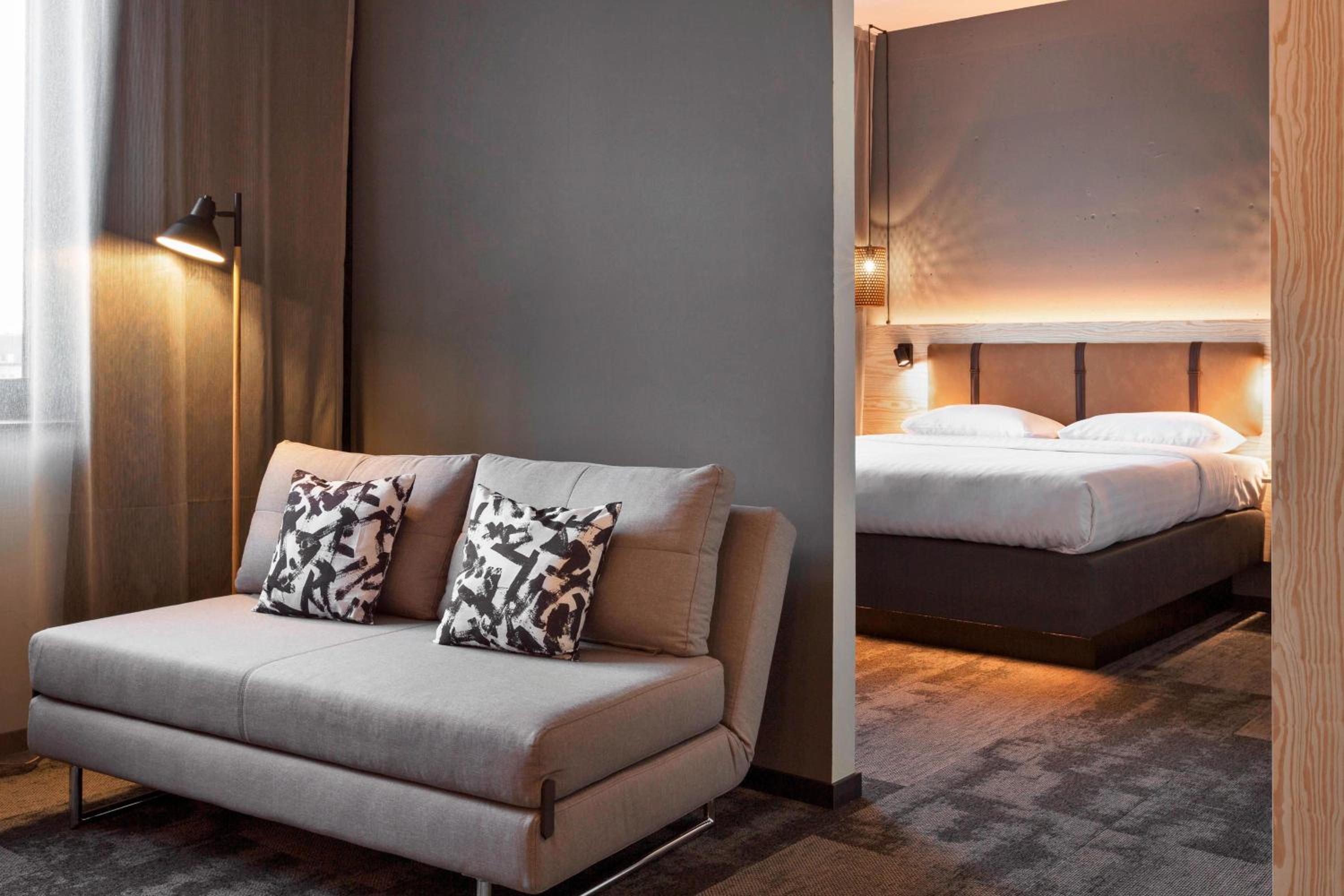 Moxy Fabulous Sleeper, Larger Guest room, 1 Queen, Sofa bed
