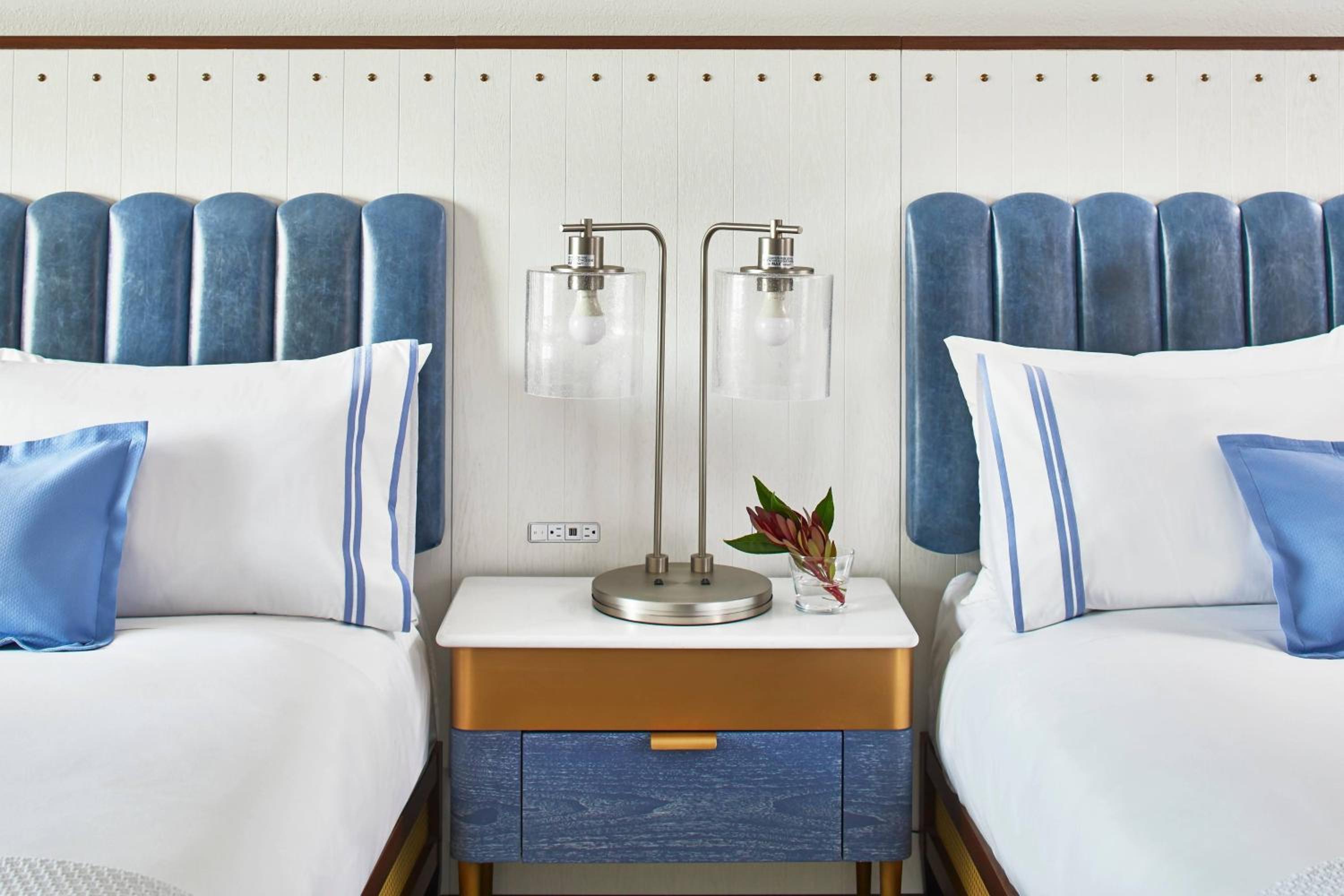 Queen Room with Two Queen Beds - Hearing Accessible - Photo 5