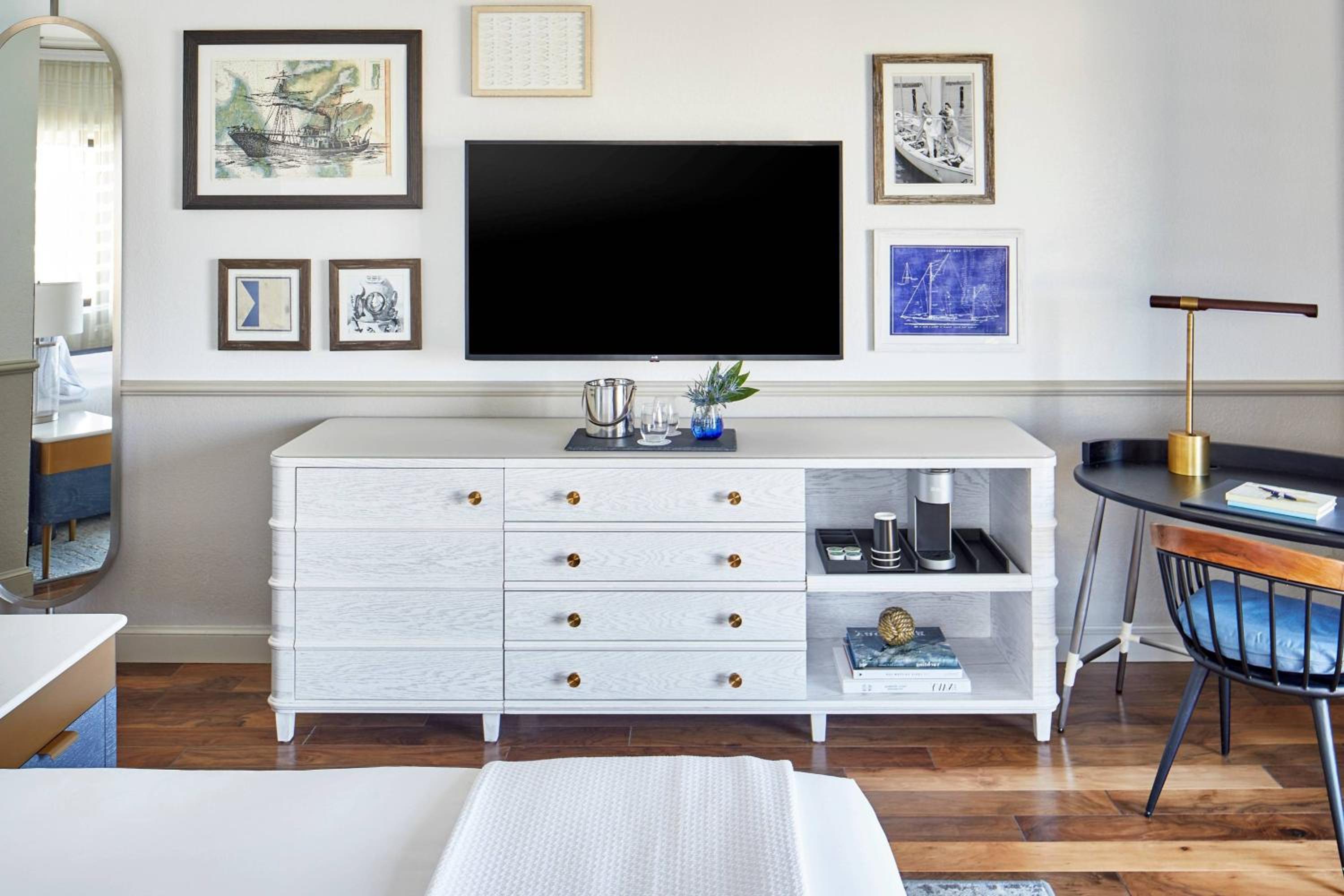 King Room - Hearing Accessible - Photo 19
