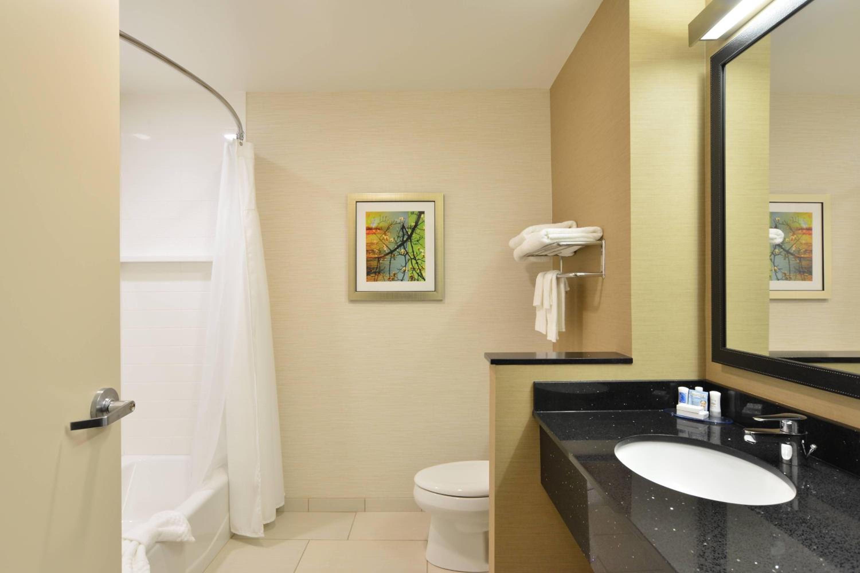 King Room - Non-Smoking photo 3