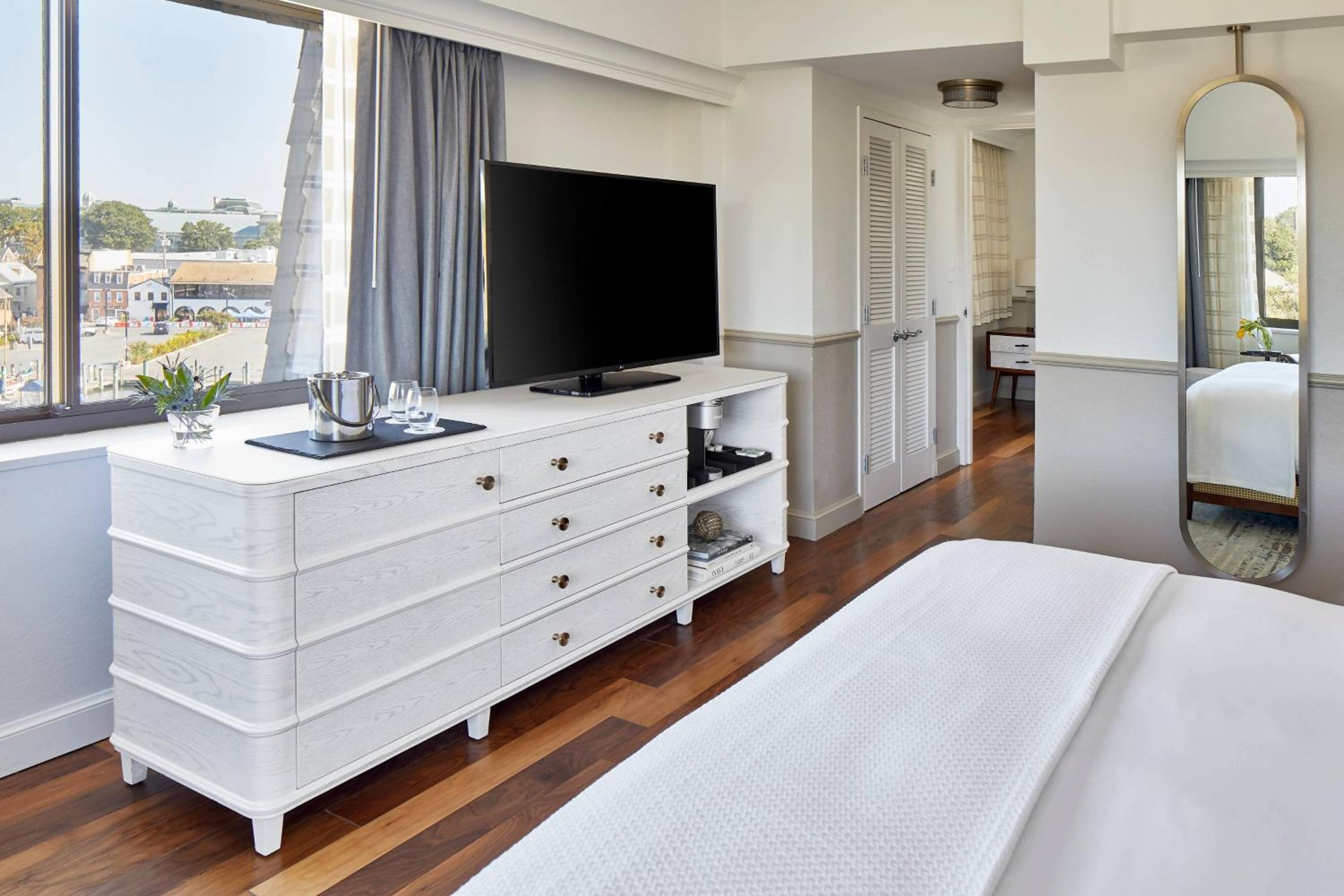 King Room - Hearing Accessible - Photo 16