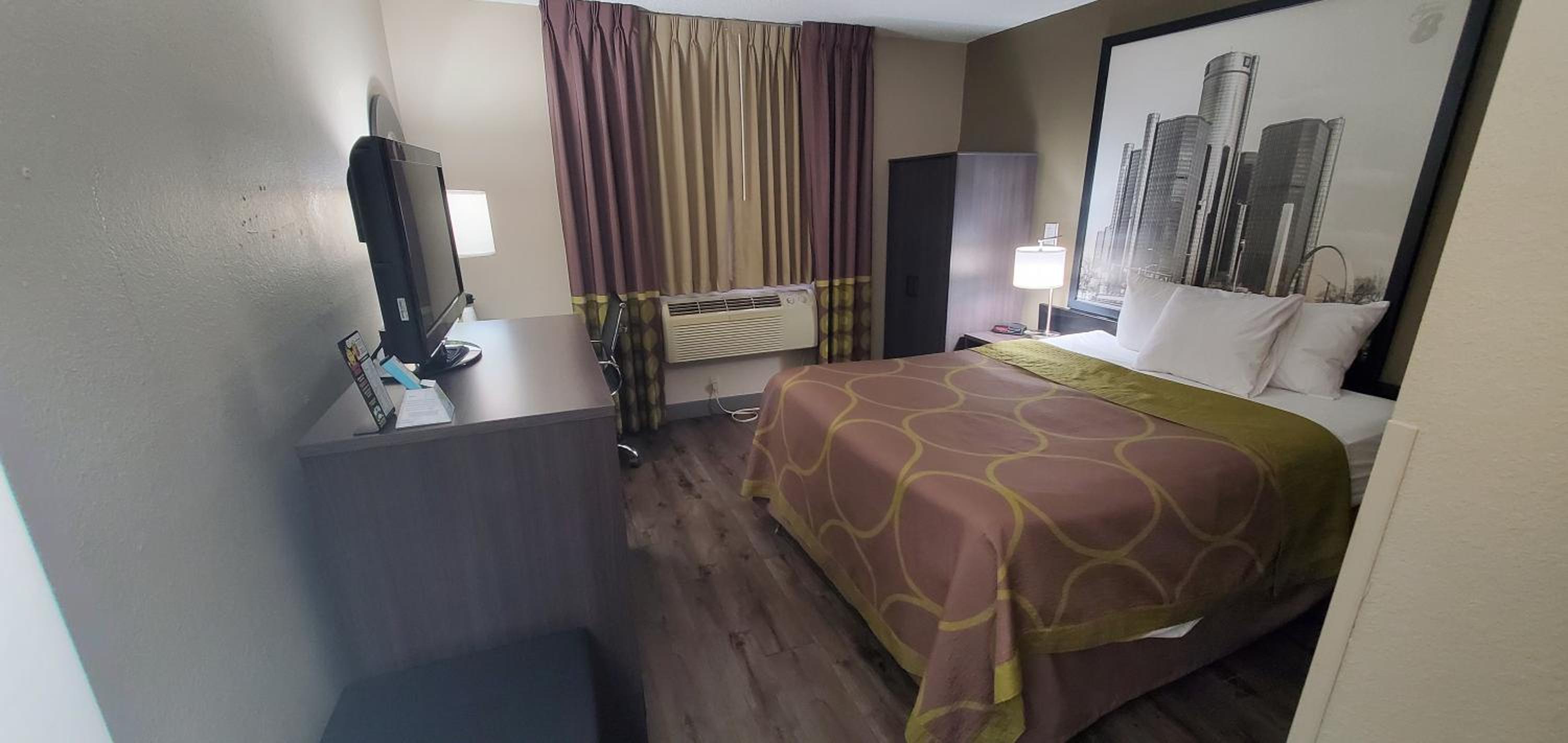 Queen Room - Mobility Access/Non-Smoking - Photo 1