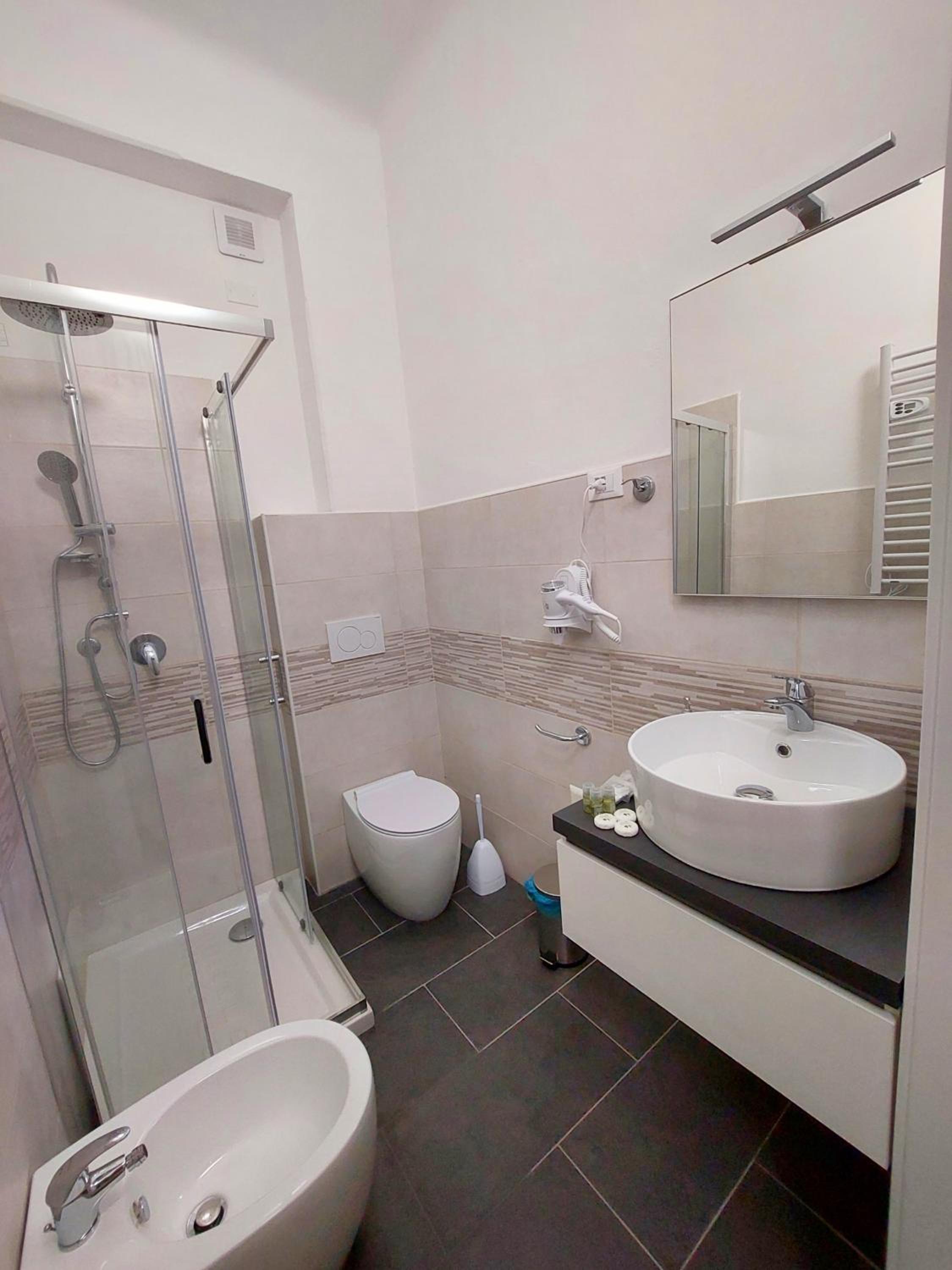 Double Room with Private Bathroom photo 3