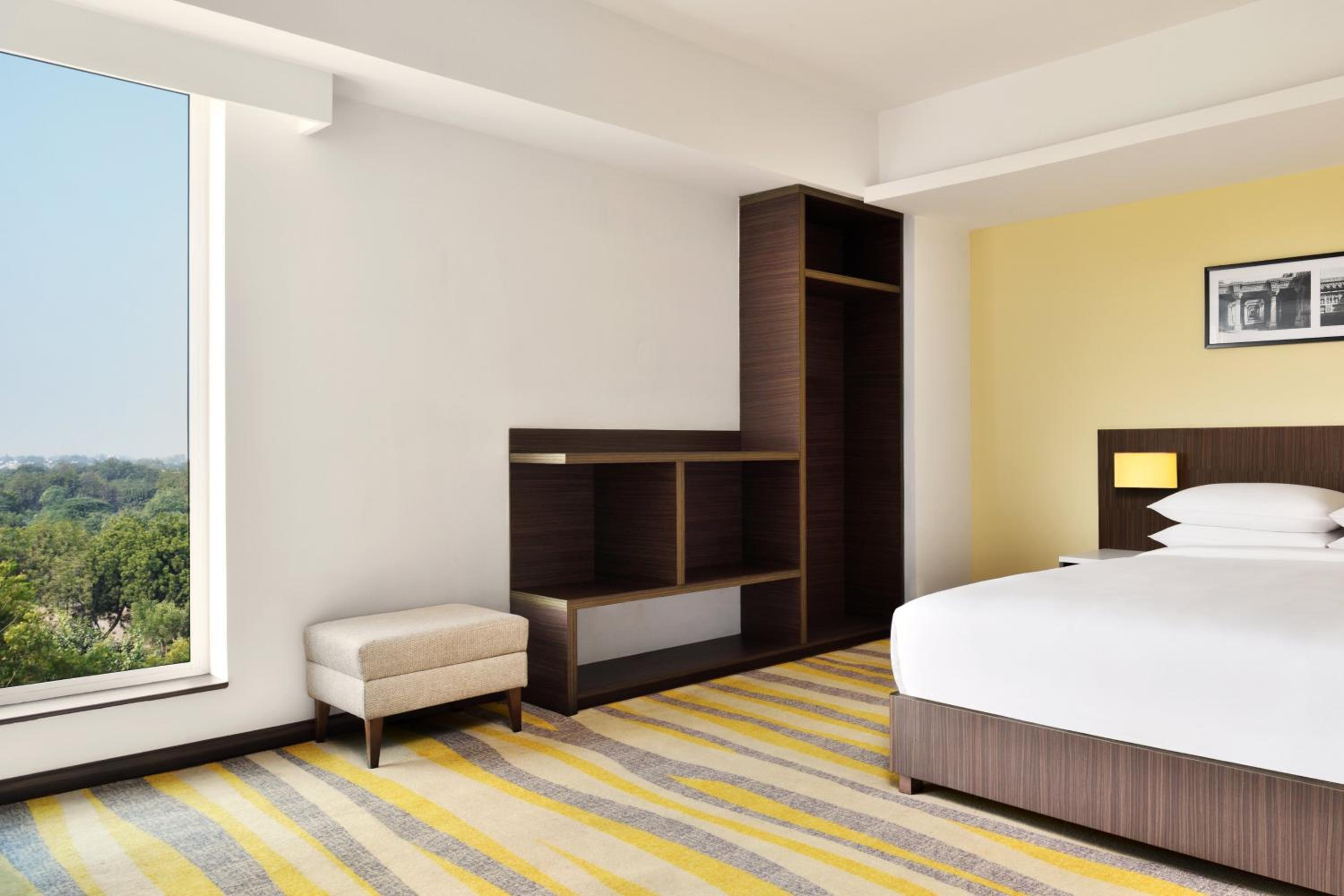 Deluxe Queen Room with 15% off on F&B photo 2
