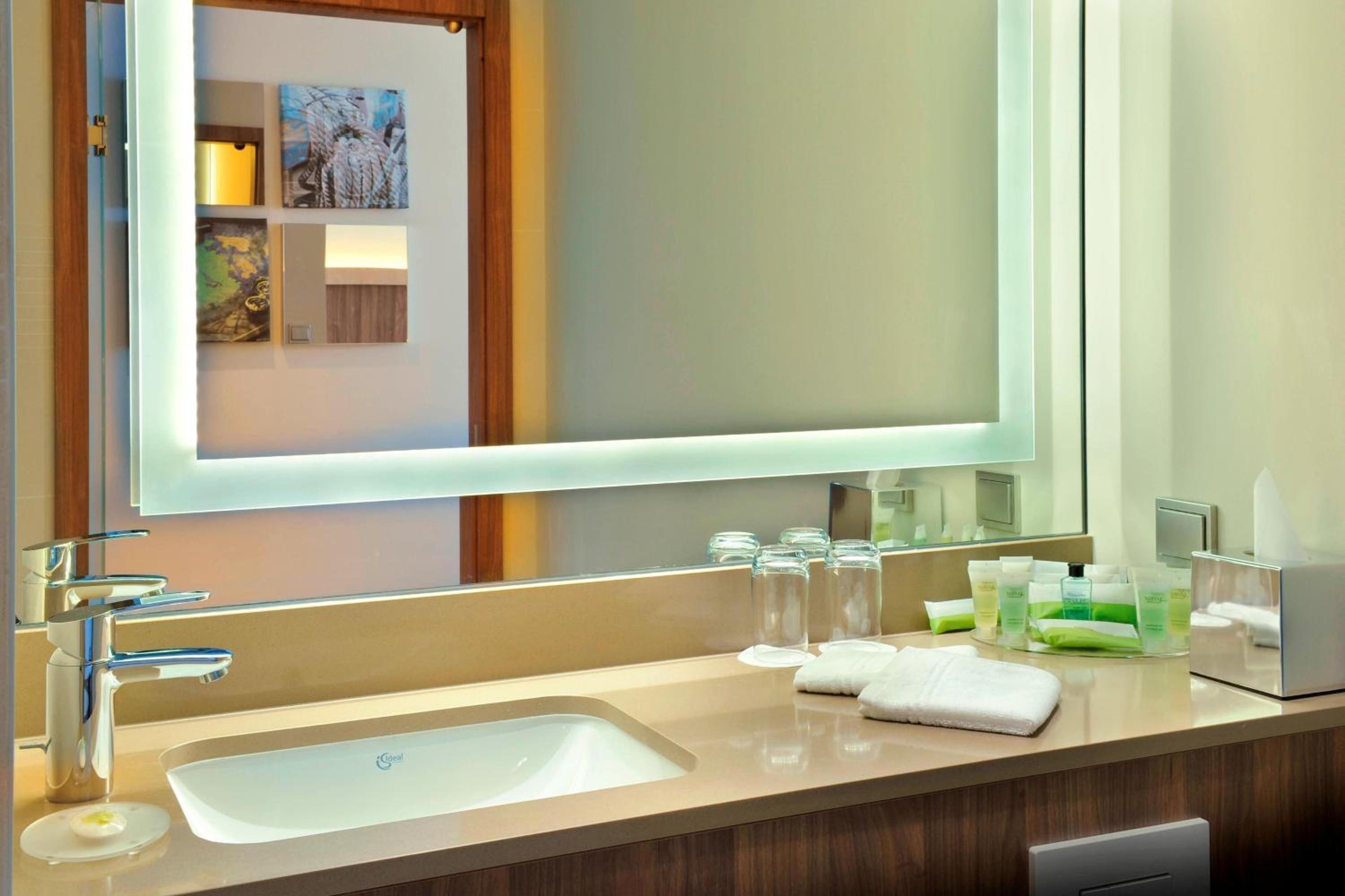 Guest room, 2 Twin/Single Bed(s), Courtyard view