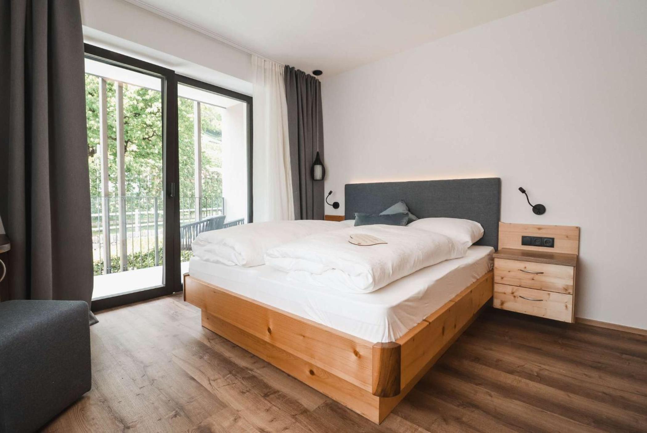 Double Room with Balcony - Photo 2