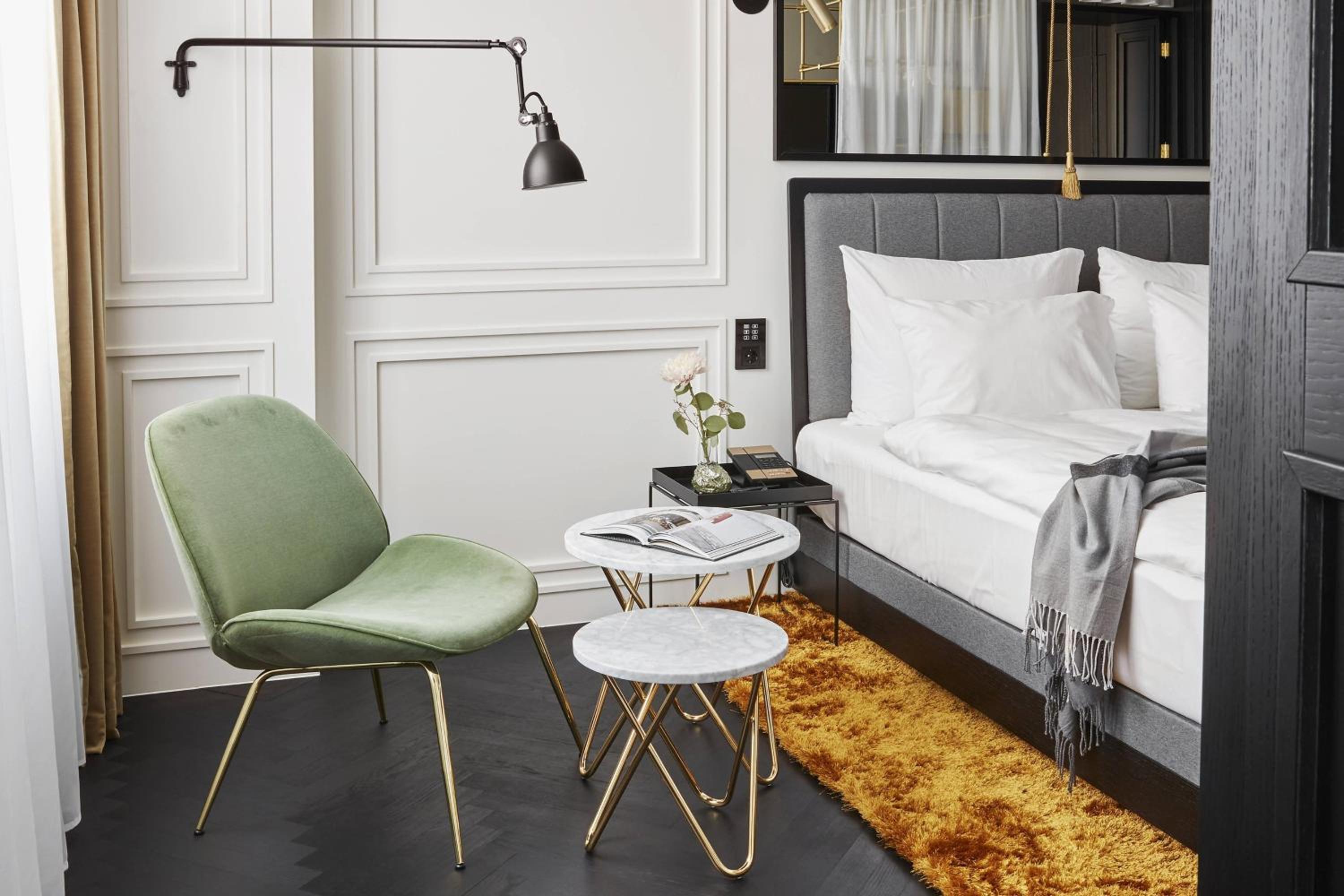 Executive Suite, Suite, 1 King - Photo 6