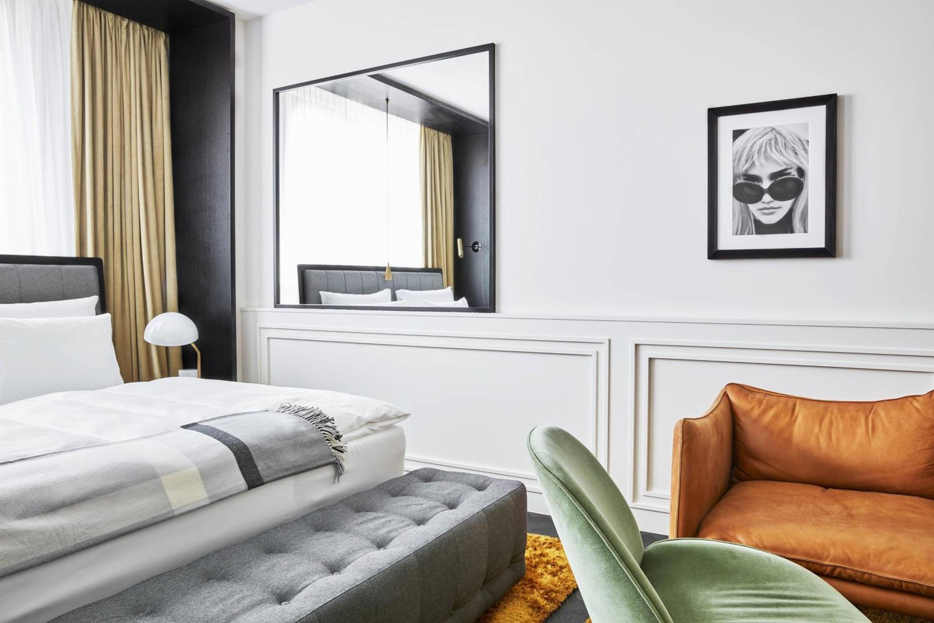 Superior Suite, Suite, 1 King - Photo 2