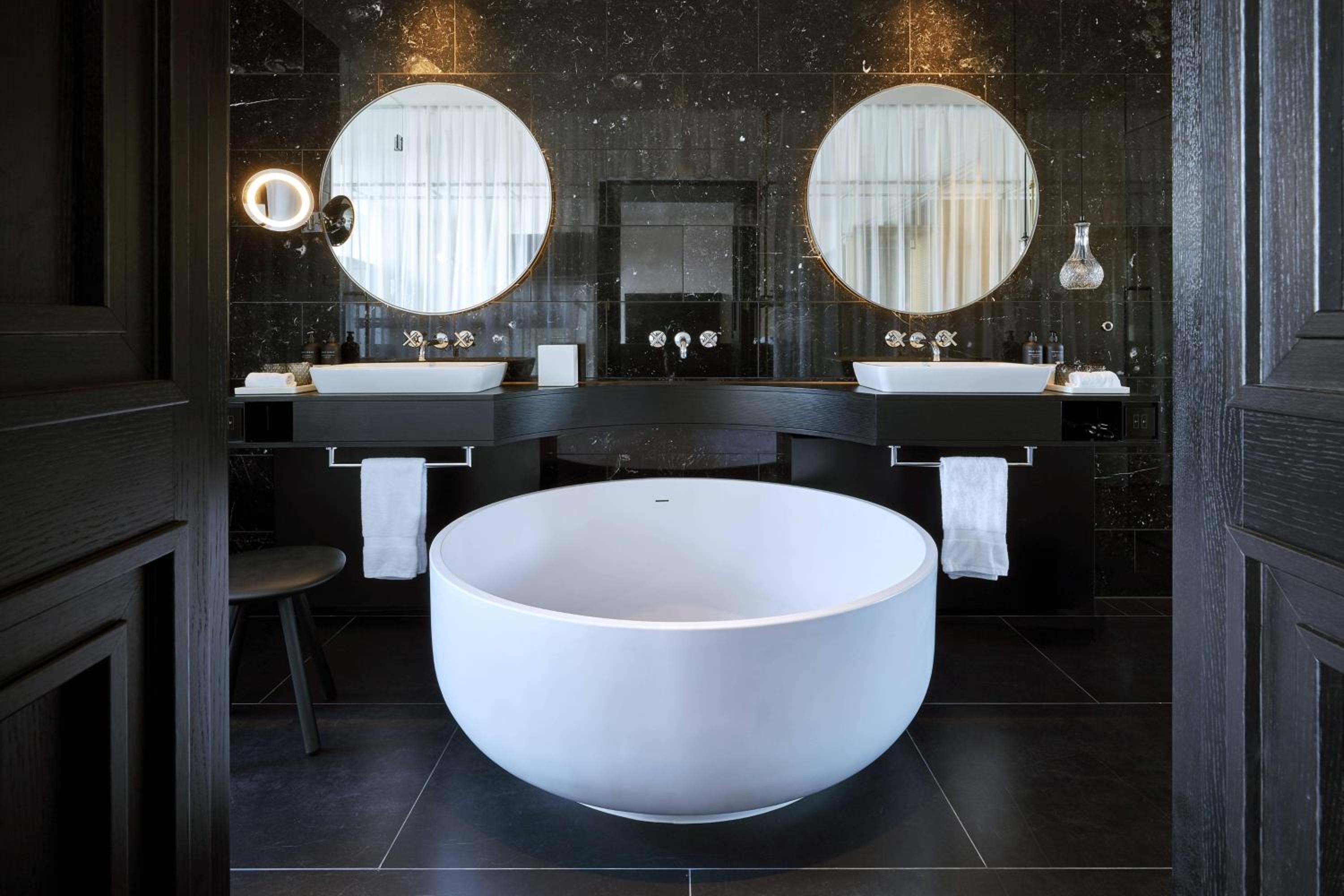 Deluxe Suite, Suite, 1 King, Balkon Deluxe Suite, Suite, 1 King, Balkon
