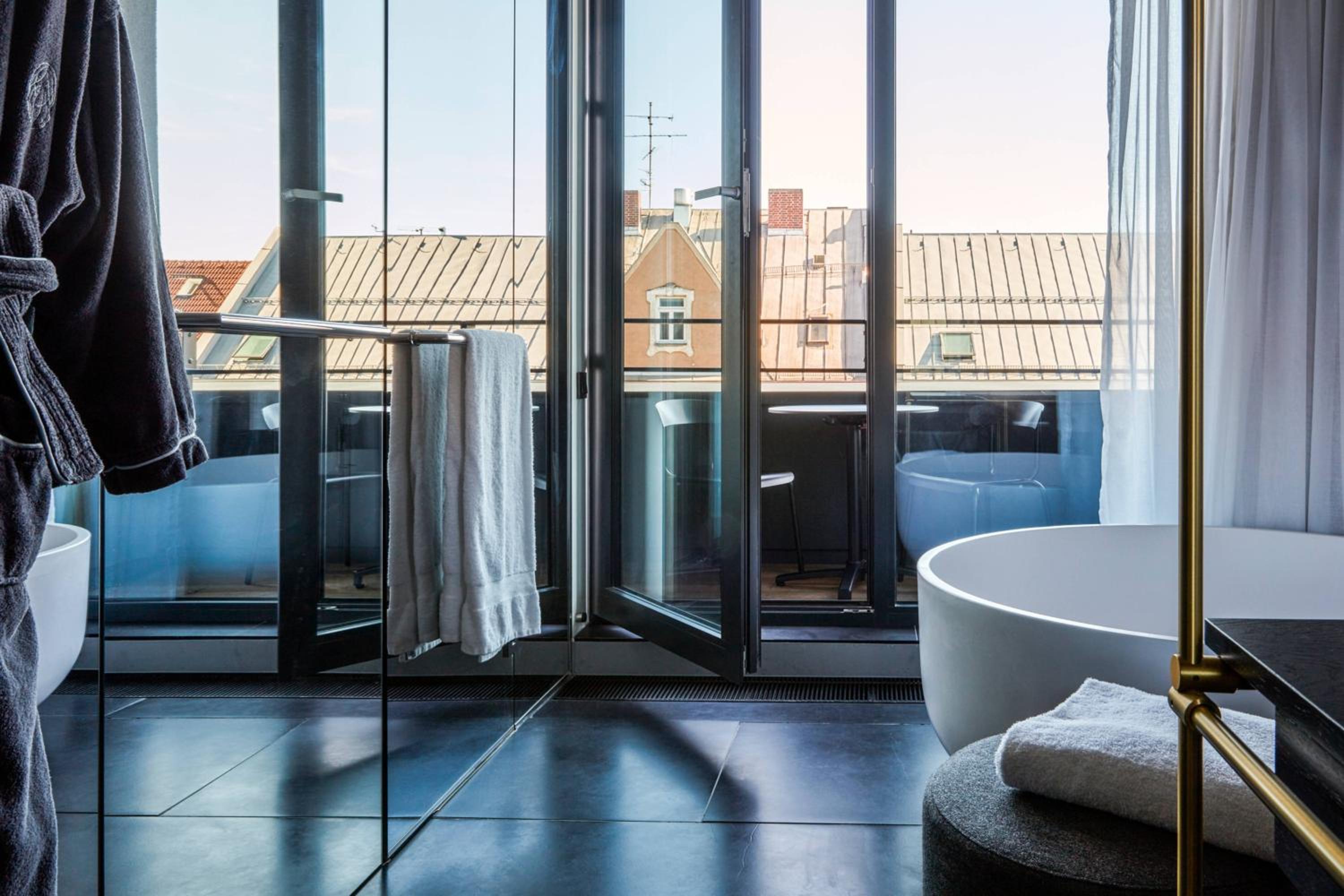 Premium Gästezimmer, Gästezimmer, 1 Kingsize-Bett, Balkon Premium Gästezimmer, Gästezimmer, 1 Kingsize-Bett, Balkon
