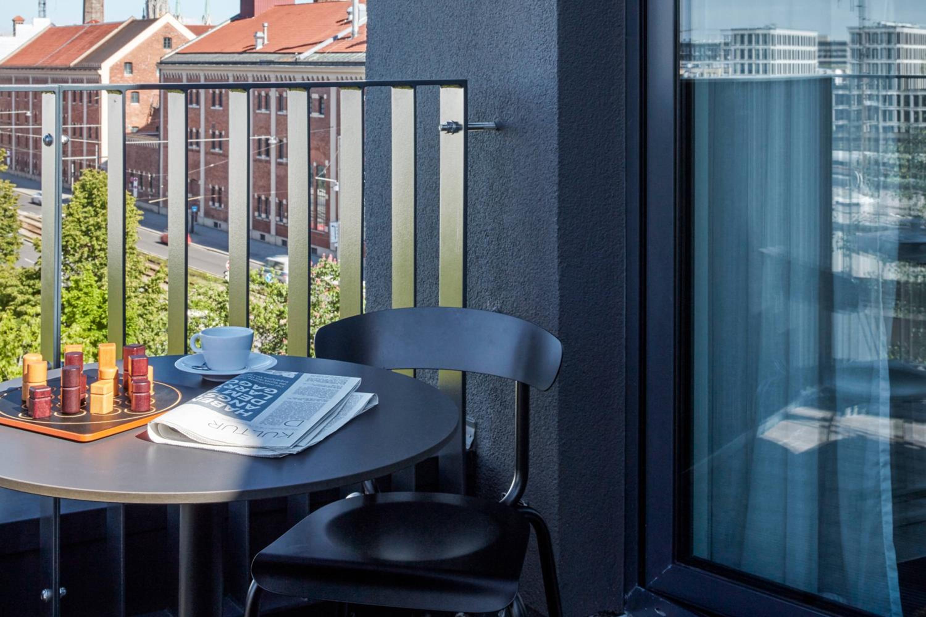 Premium Gästezimmer, Gästezimmer, 1 Kingsize-Bett, Balkon Premium Gästezimmer, Gästezimmer, 1 Kingsize-Bett, Balkon