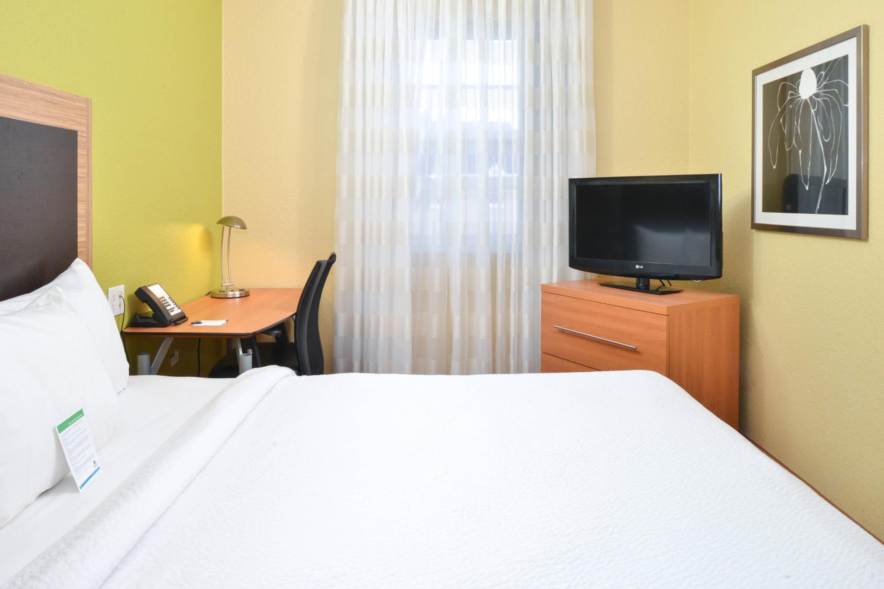 Two-Bedroom Queen Suite With Sofa Bed photo 2