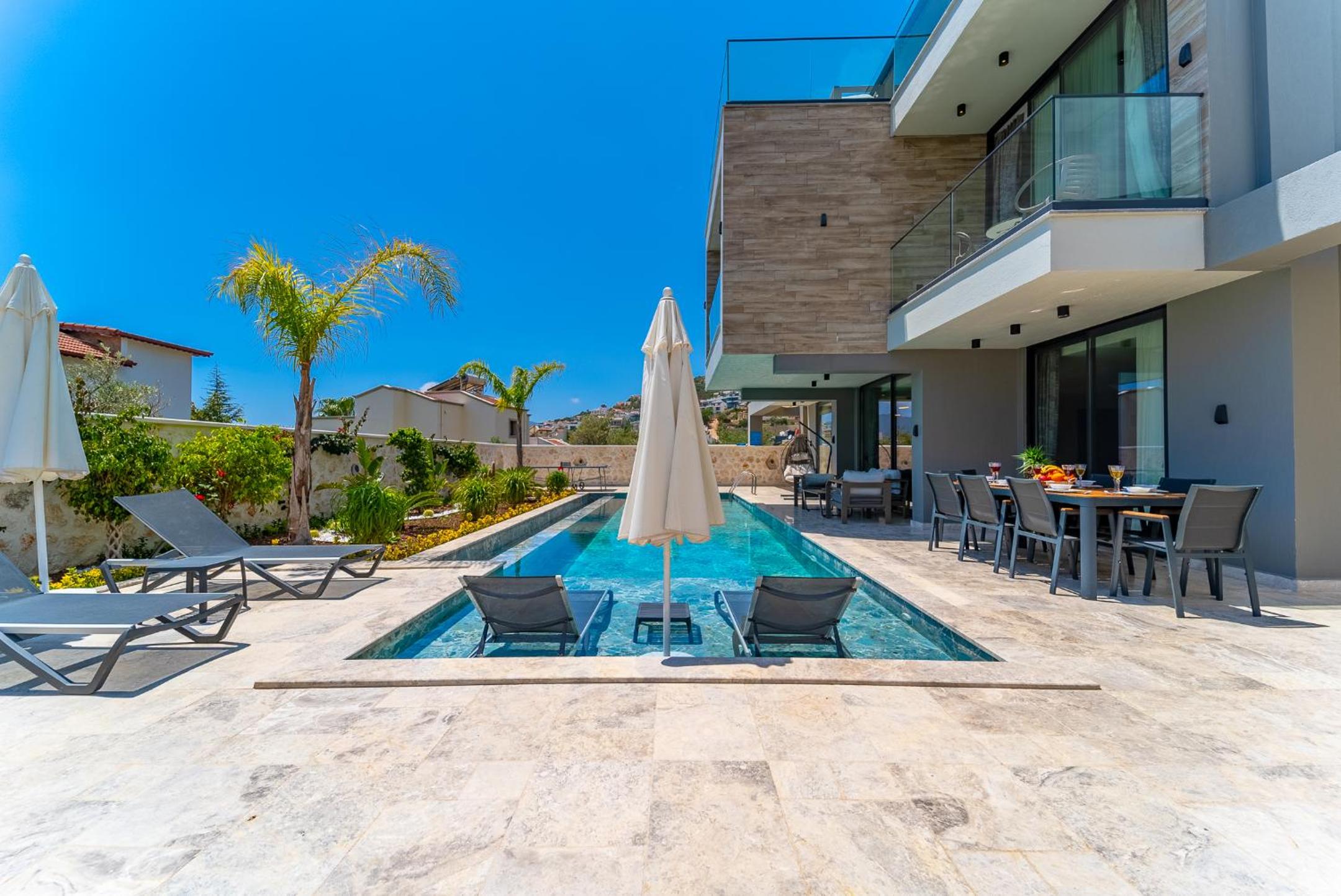 Villa photo 3