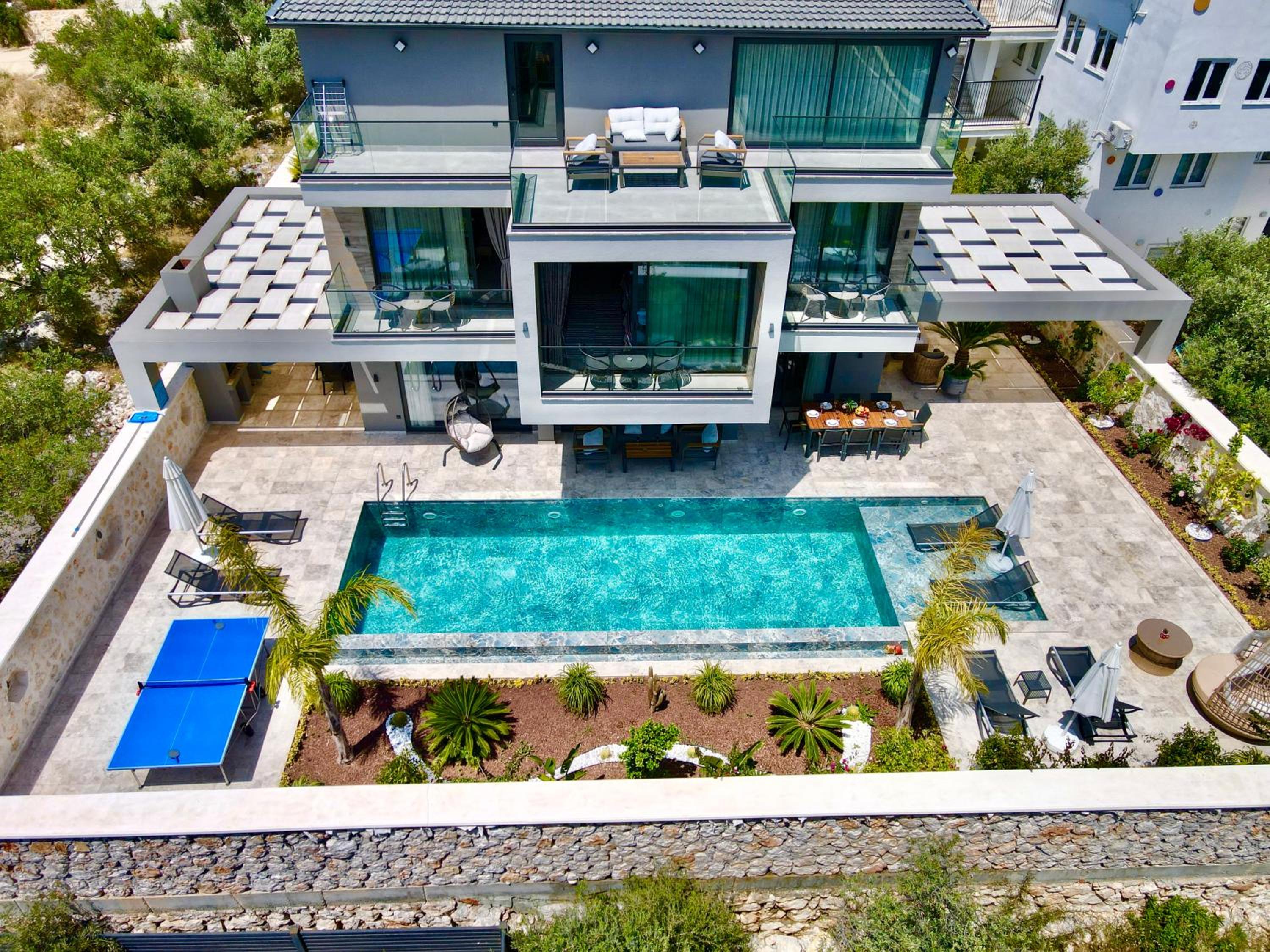 Villa photo 2
