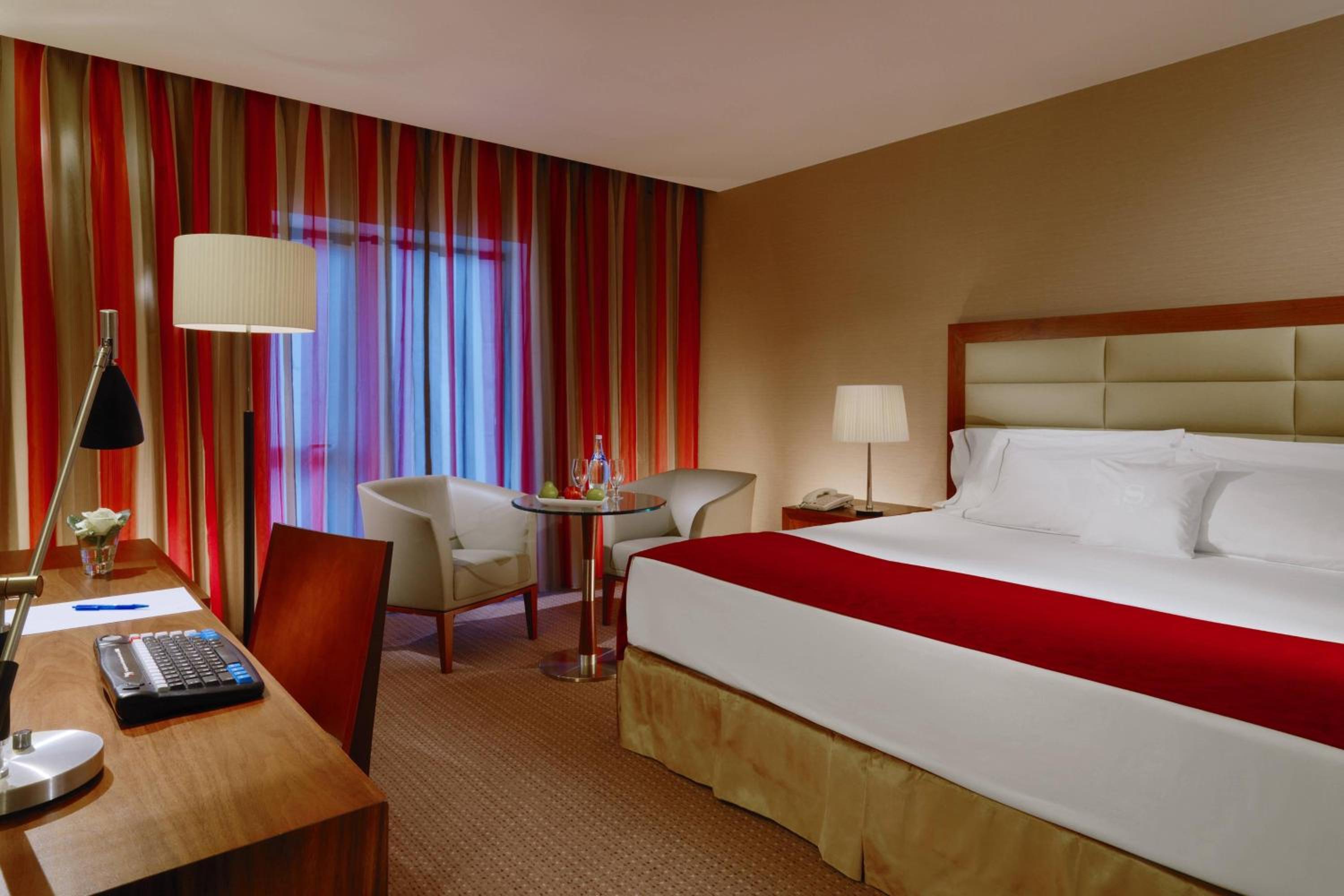Classic King Room - Photo 3