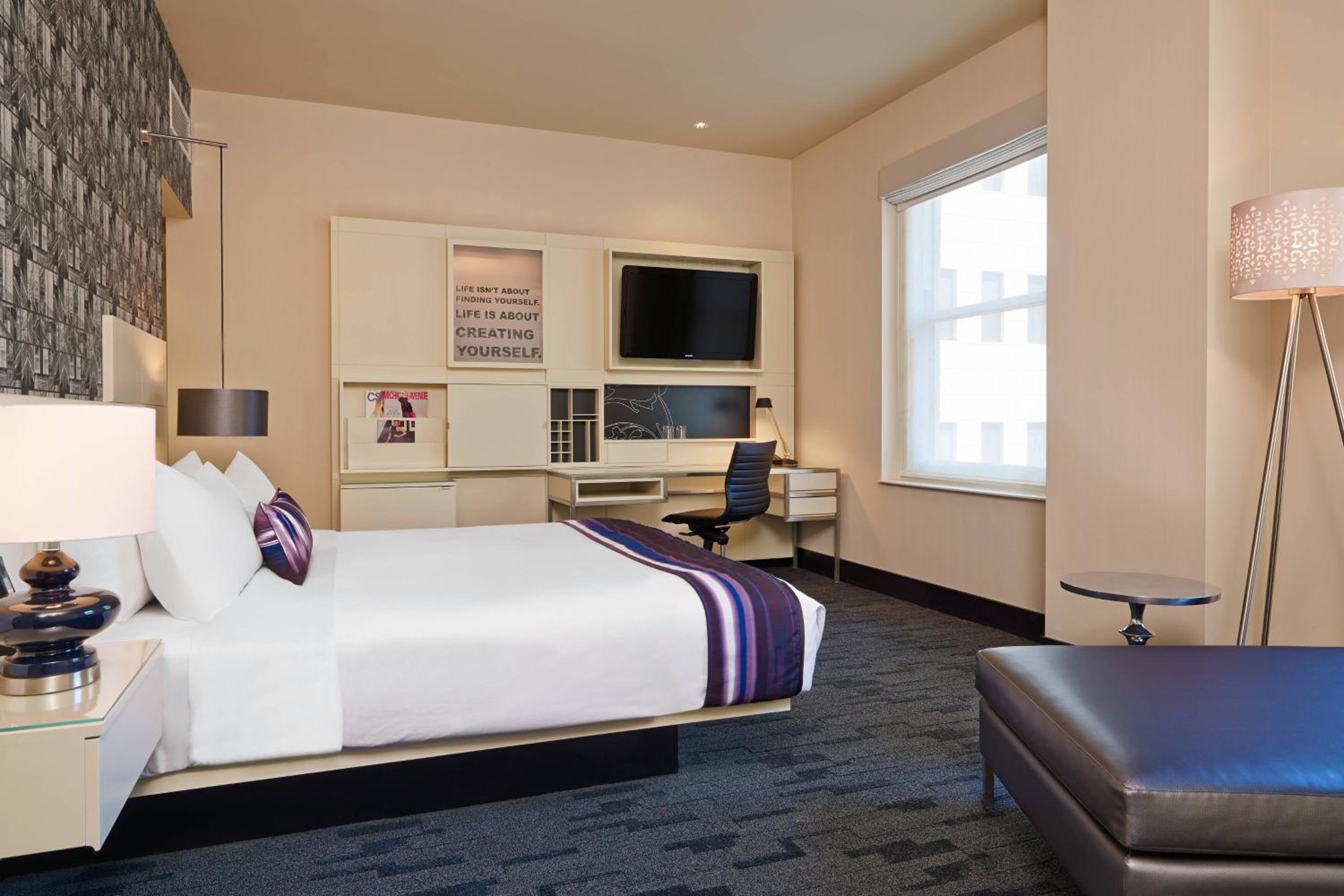 Mega King Room