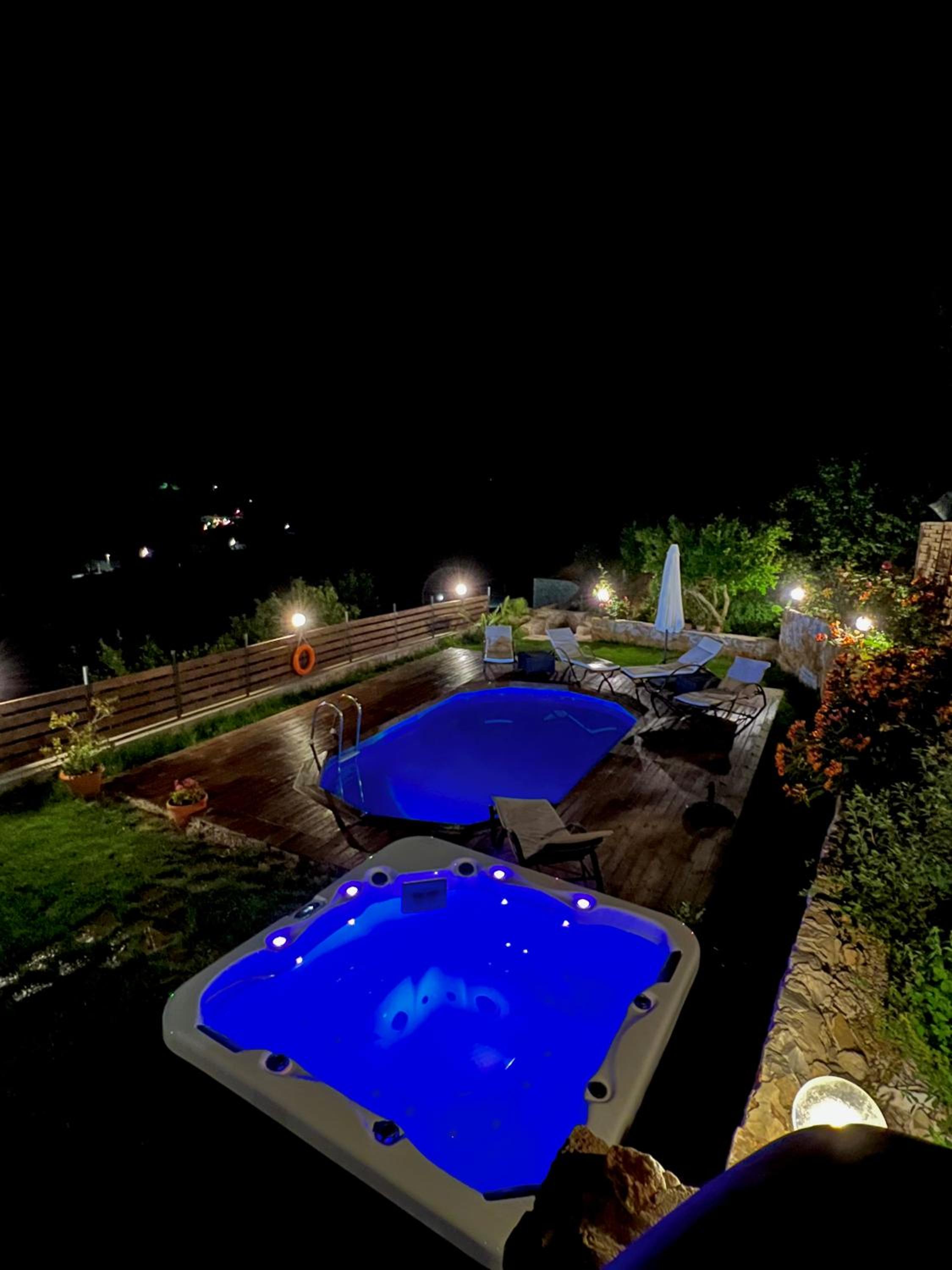 Villa with Private Pool - Photo 22