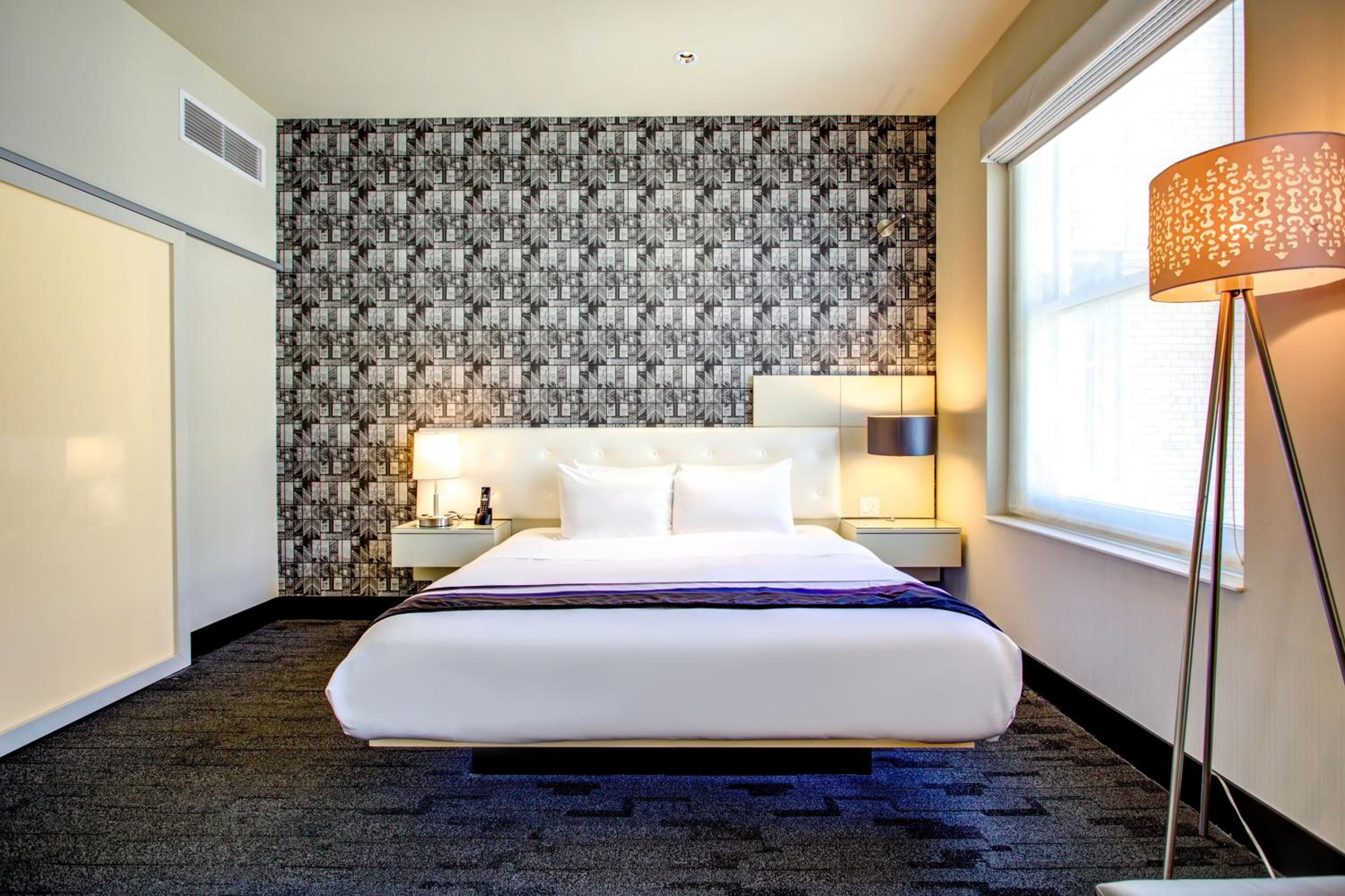 Mega King Room