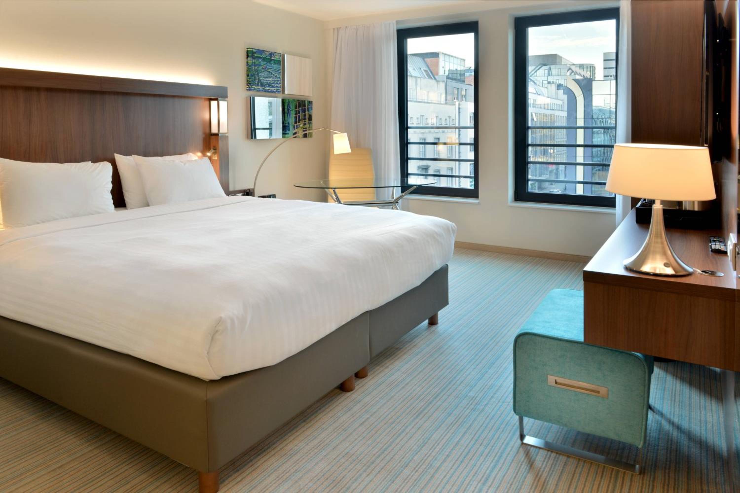 Business King Room