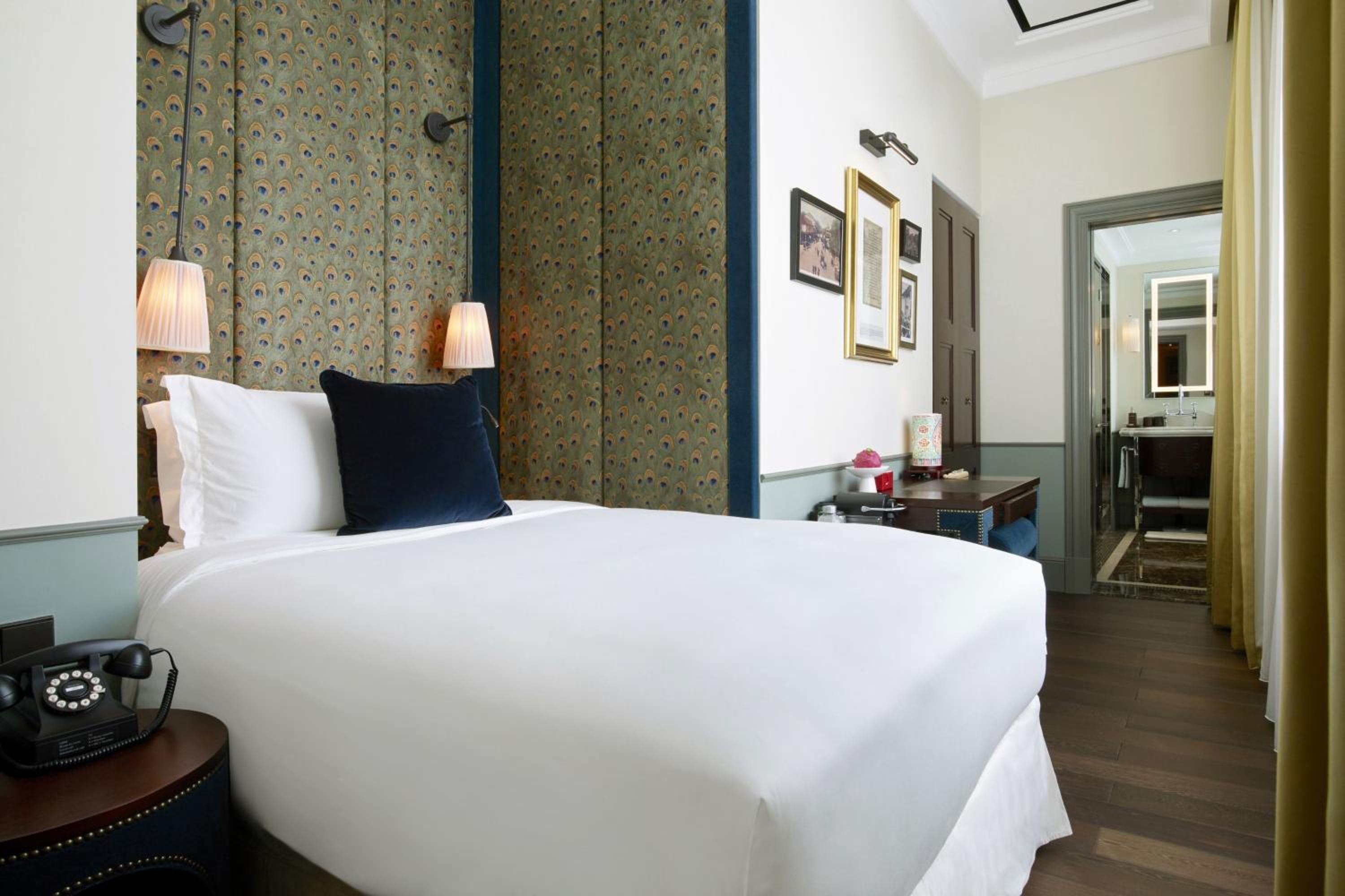  La Chambre, Guest room, 1 Single (Club Lounge Access with Complimentary Breakfast, Cocktails & Snacks) photo 1