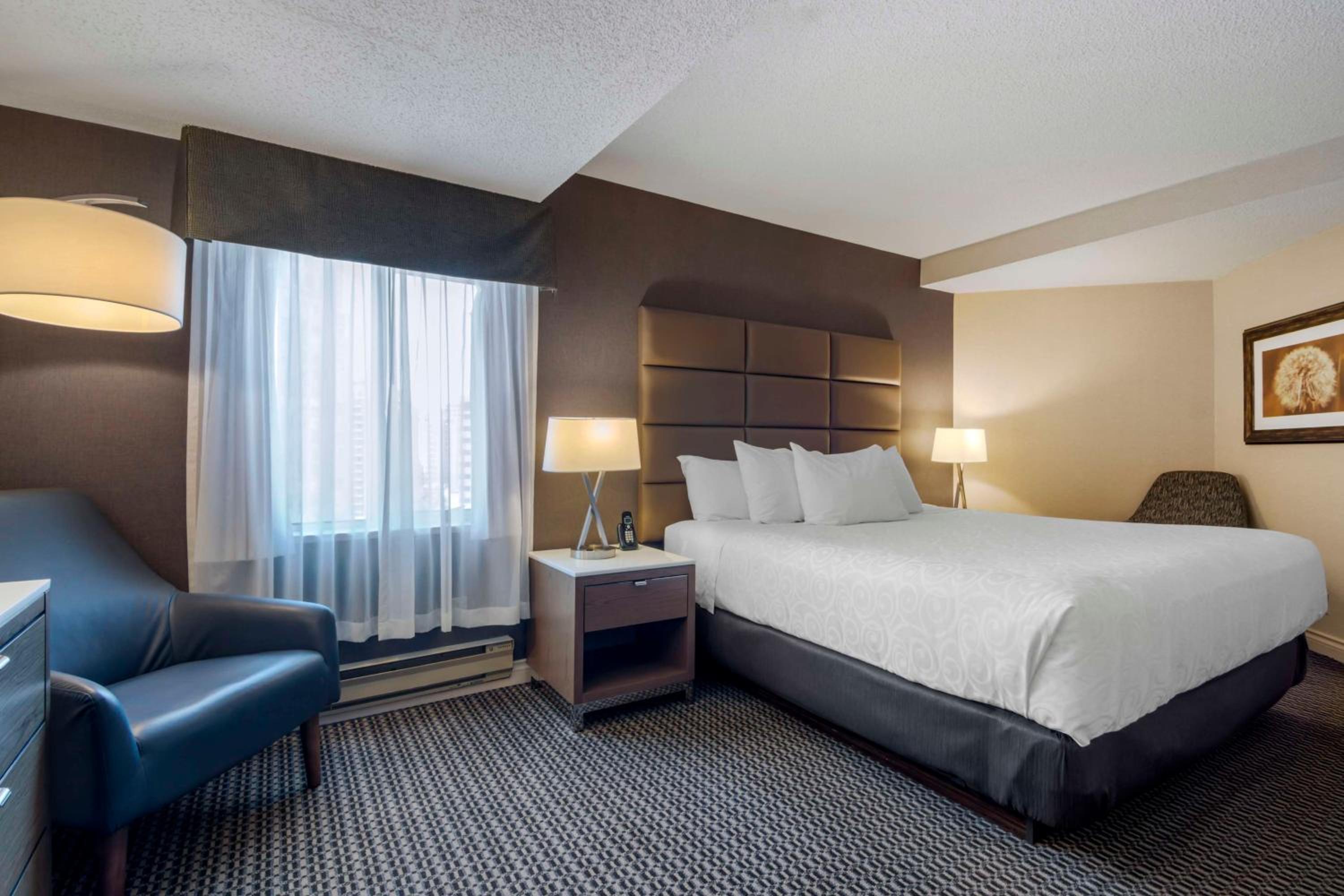 Superior Room, 1 King Bed, Non Smoking, Balcony - Photo 5