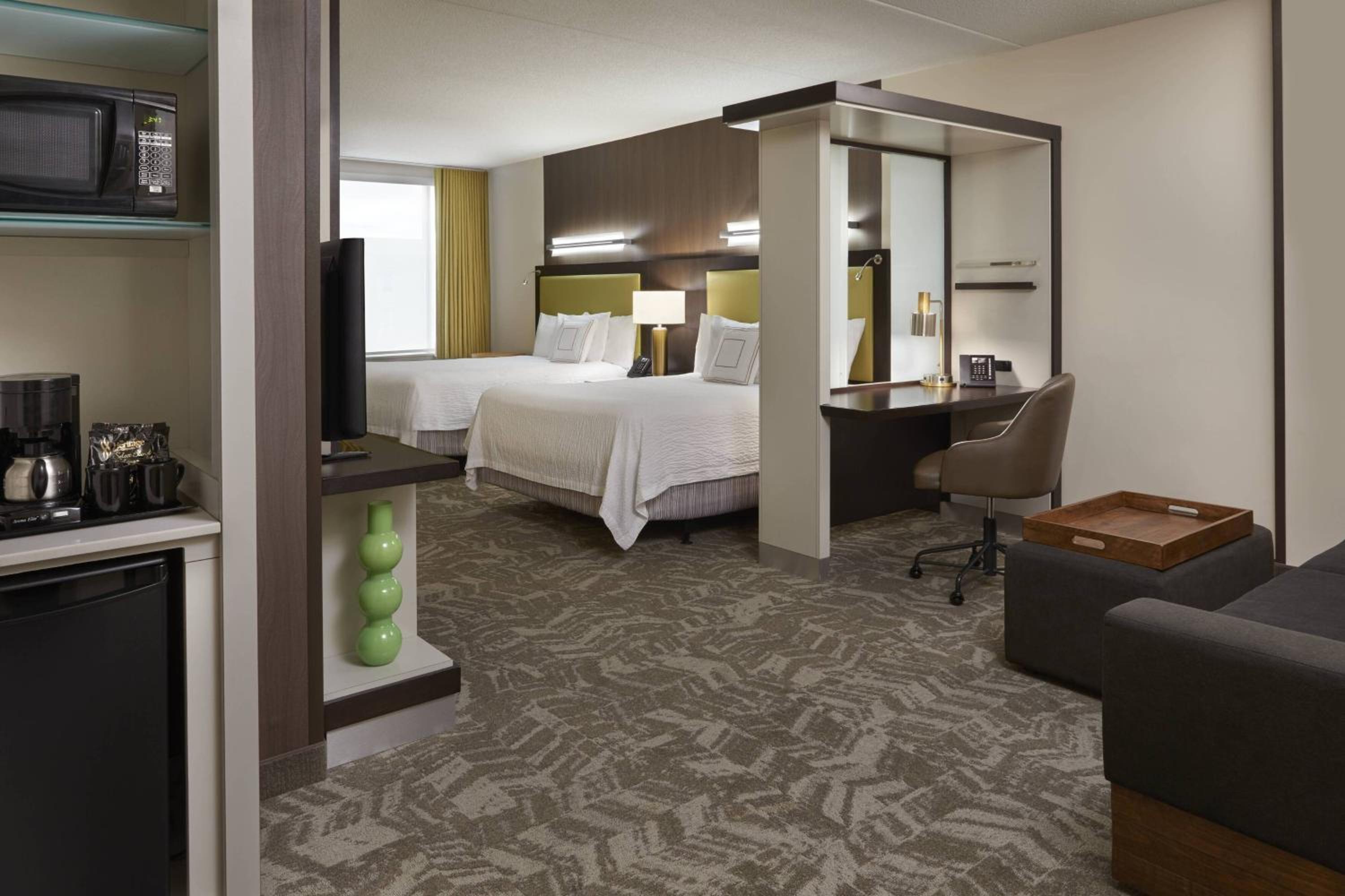 Larger Queen Suite with Two Queen Beds and Sofa Bed - Photo 6