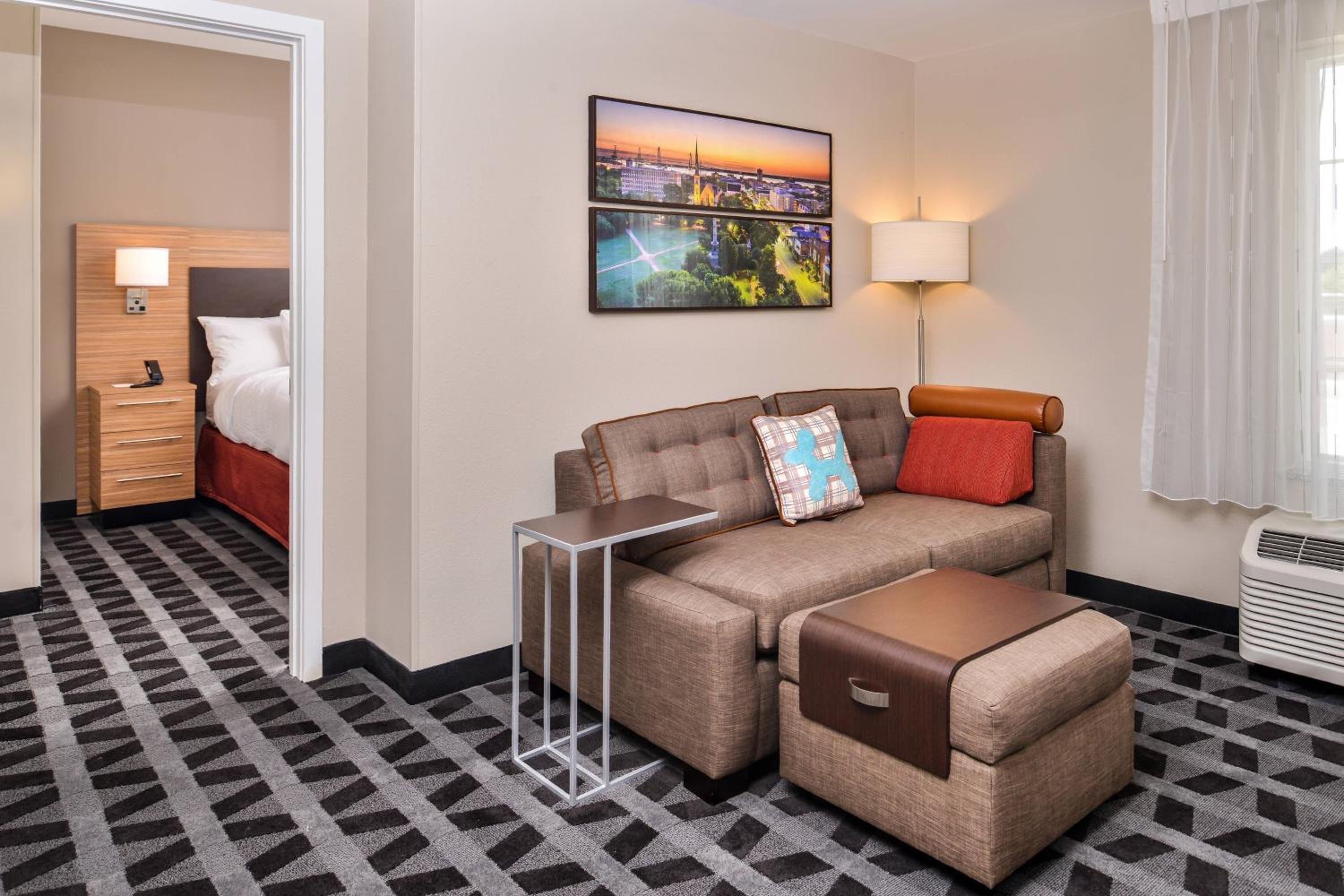 One-Bedroom King Suite