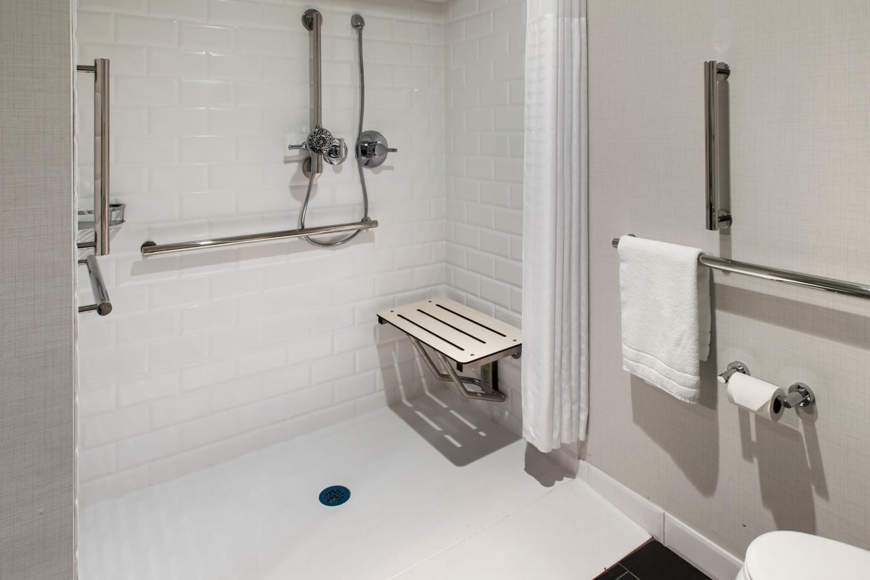 Guest Room, 1 King - Photo 7