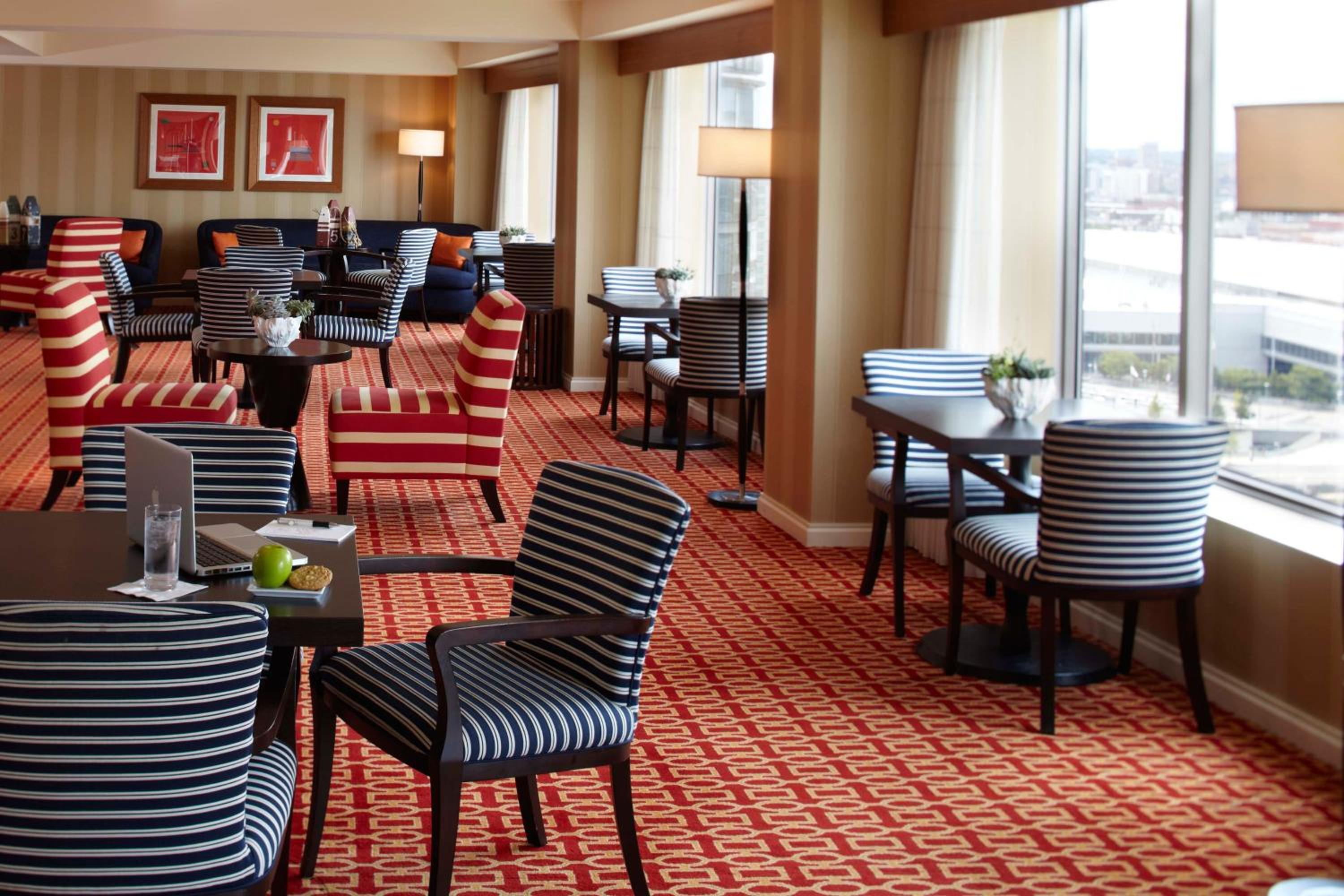 Club King Guest Room - Photo 4