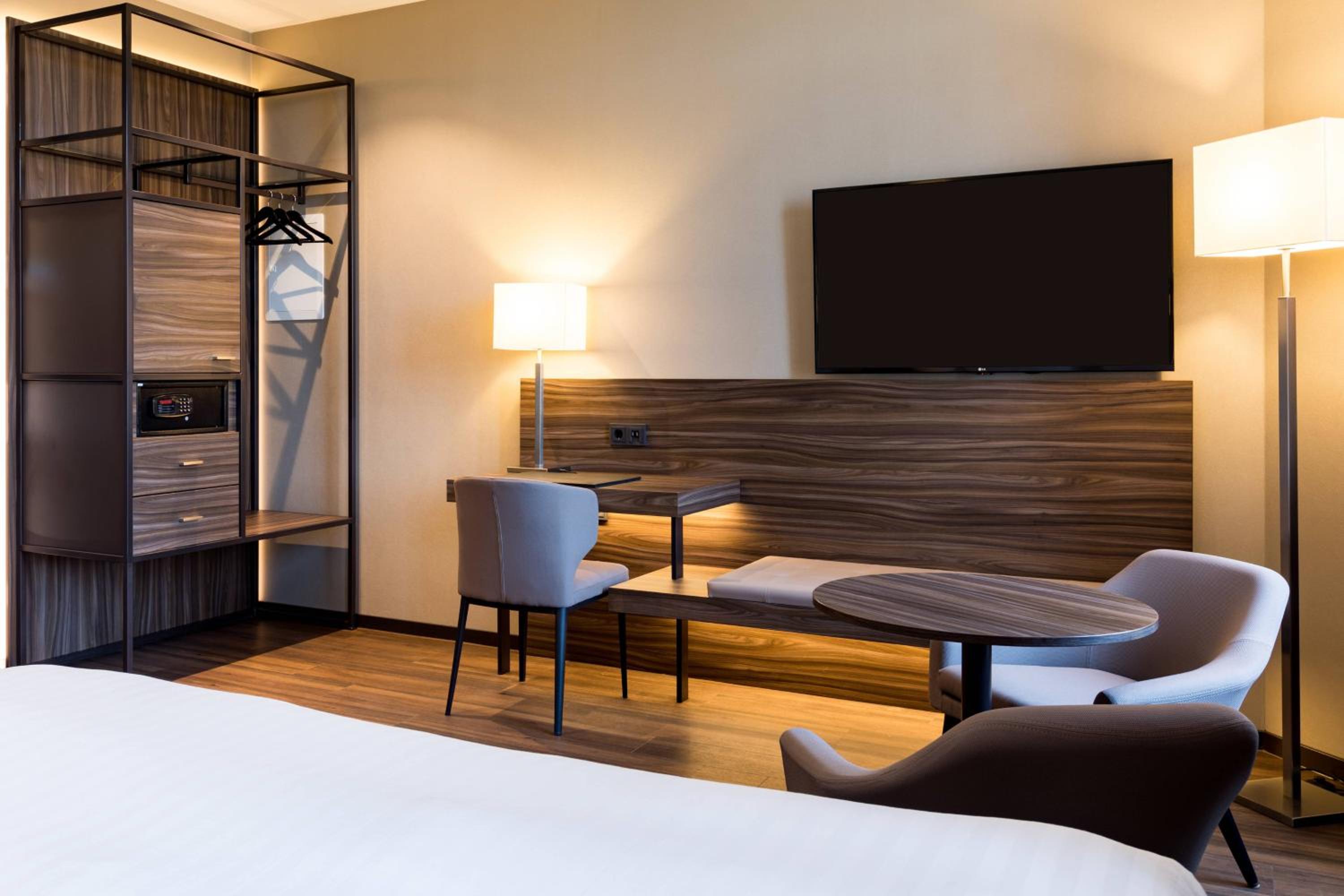 Superior King Room photo 2