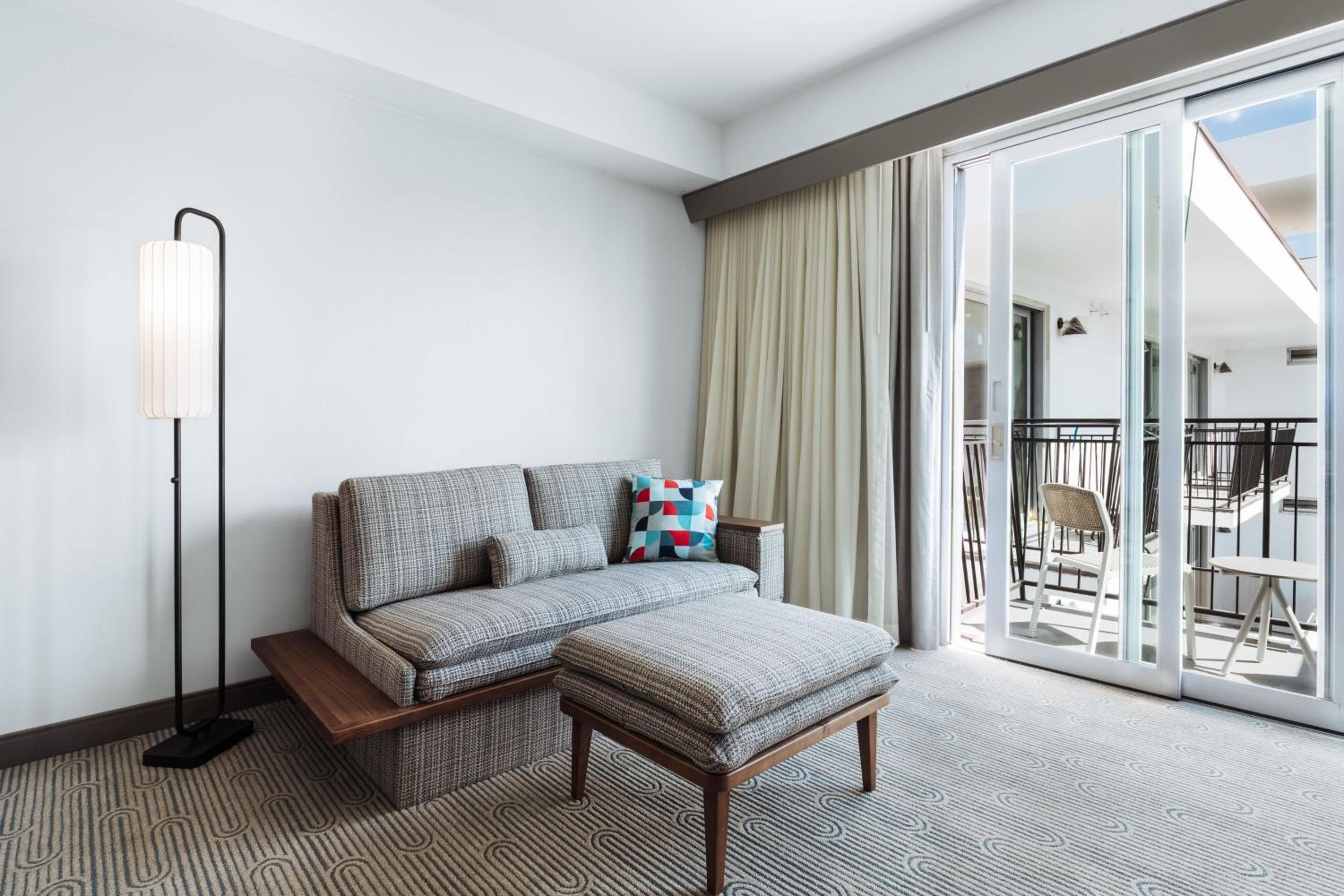King Room with Balcony and City View - Photo 2