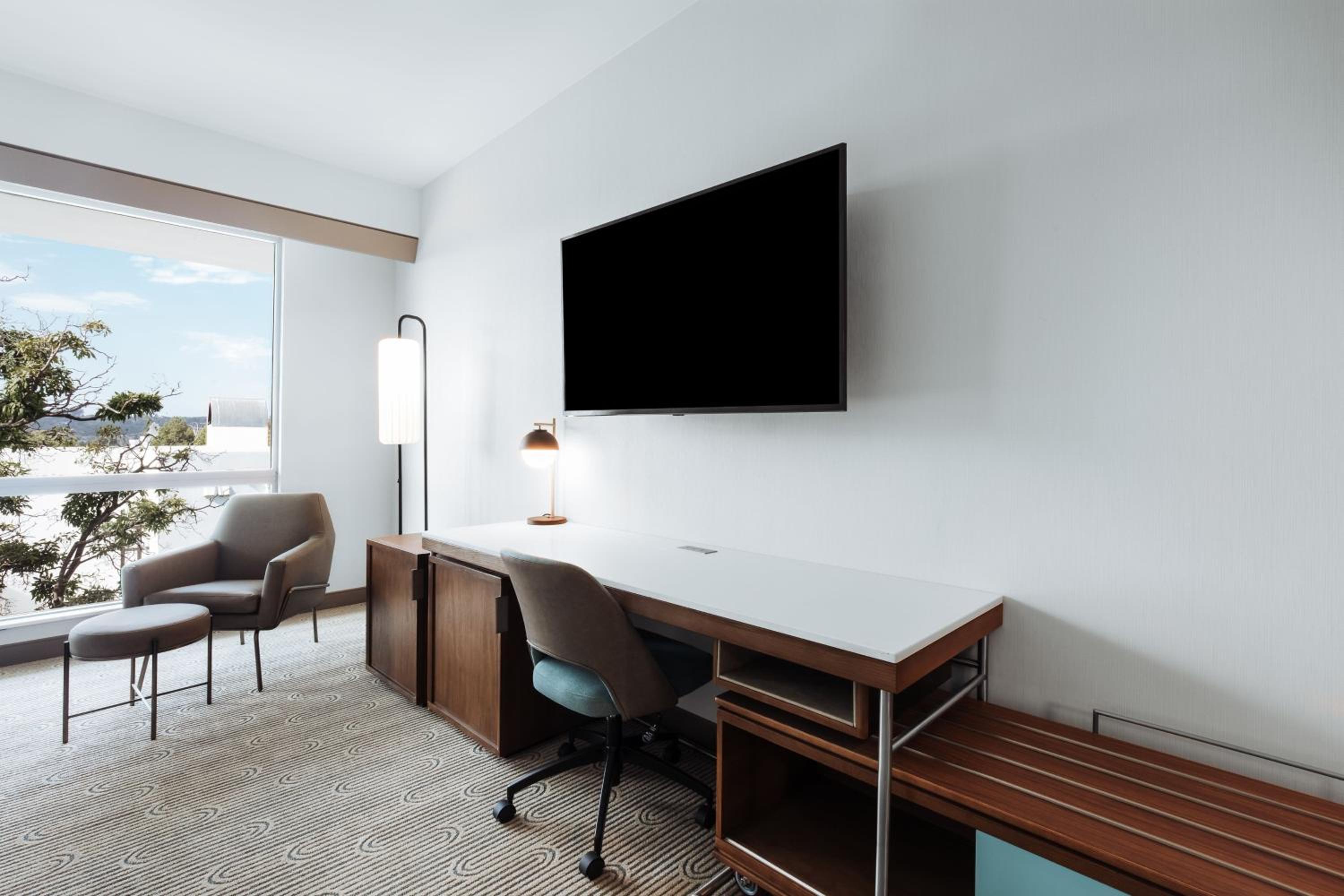 Queen Room with Two Queen Beds and City View - Photo 8