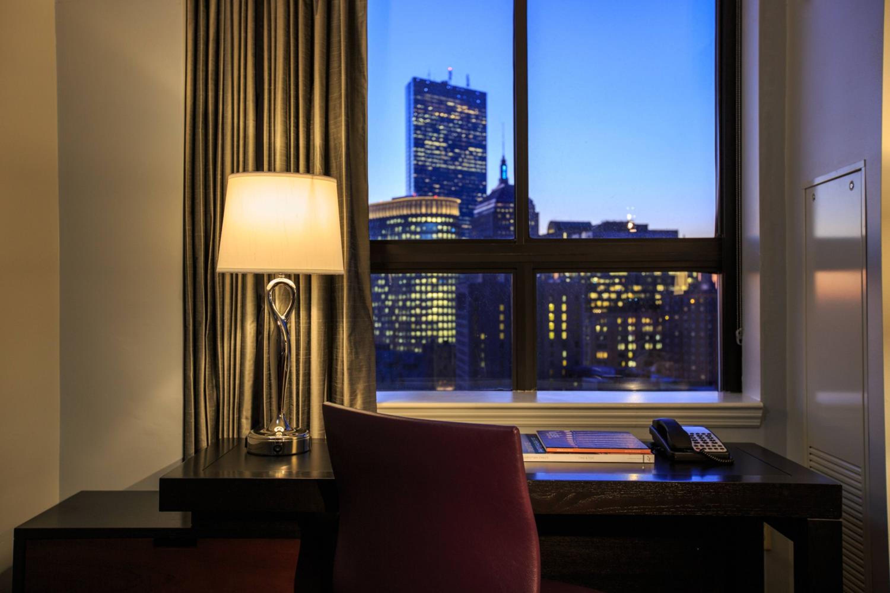 1 Bedroom Executive Suite, 1 King