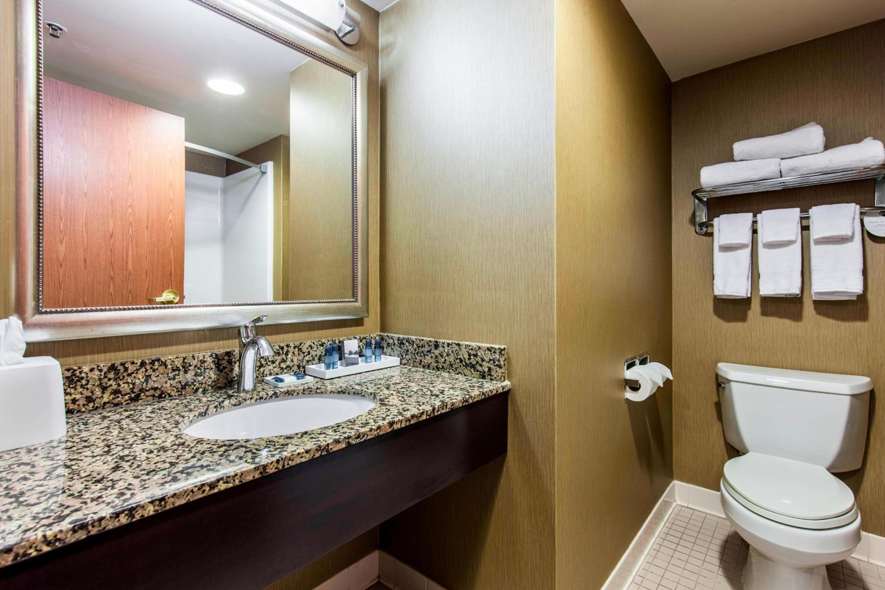 King Guest Room - Photo 3