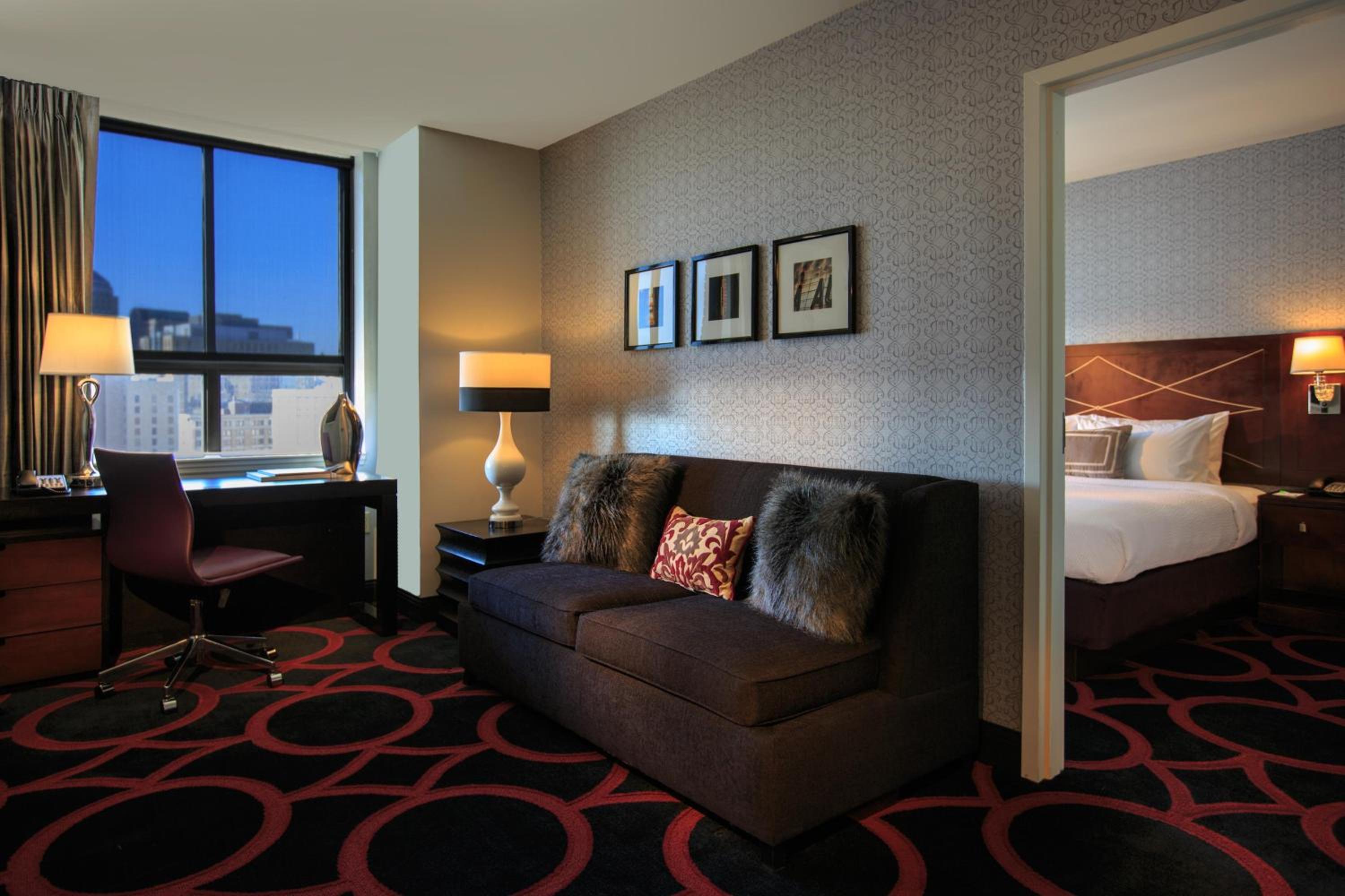 One-Bedroom King Suite with Sofa Bed - Photo 7