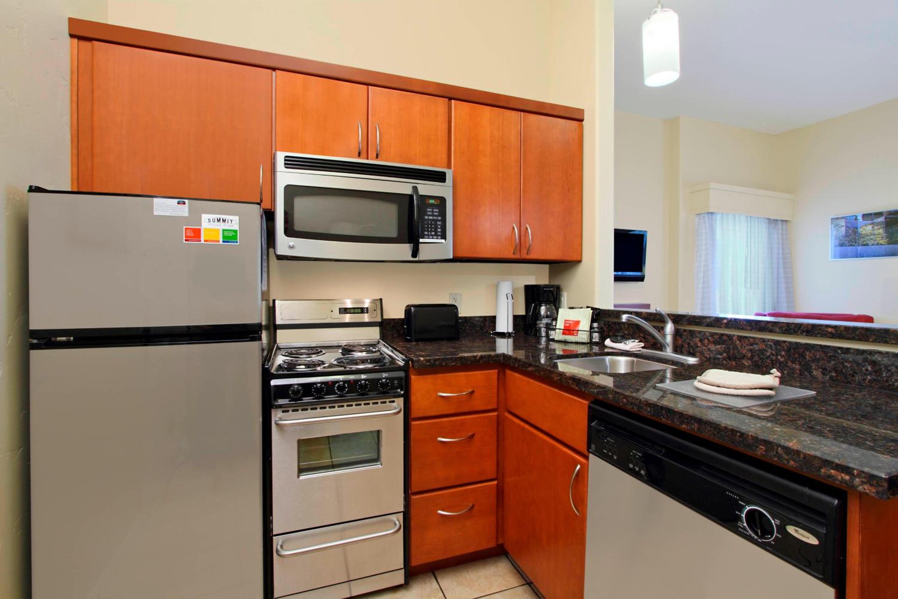 Two-Bedroom Suite - Photo 3