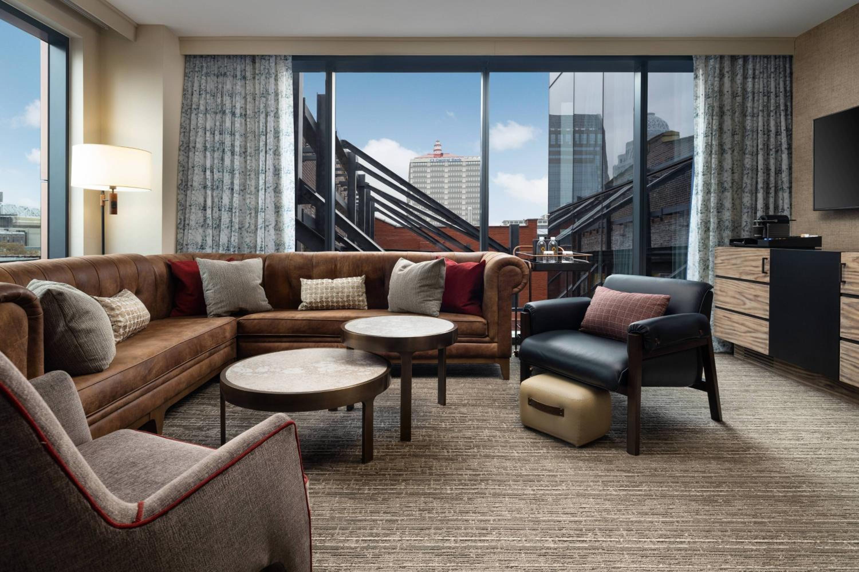 Connoisseur Suite, 1 Bedroom Suite, 1 King, City view