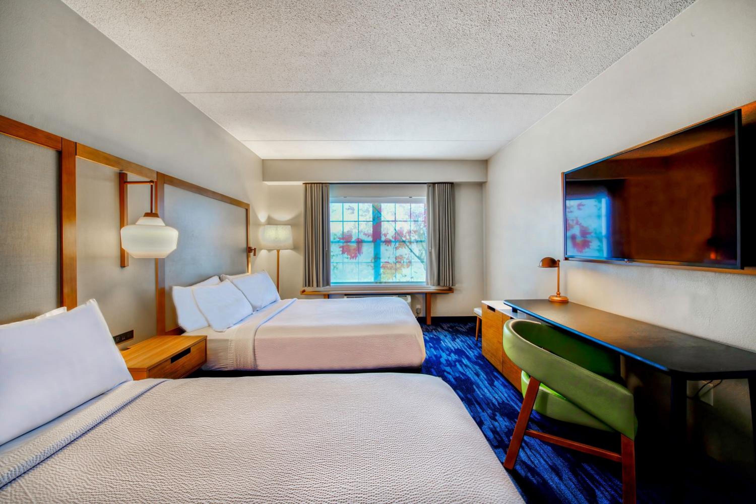Queen Room with Two Queen Beds and Bathtub - Mobility Access photo 1