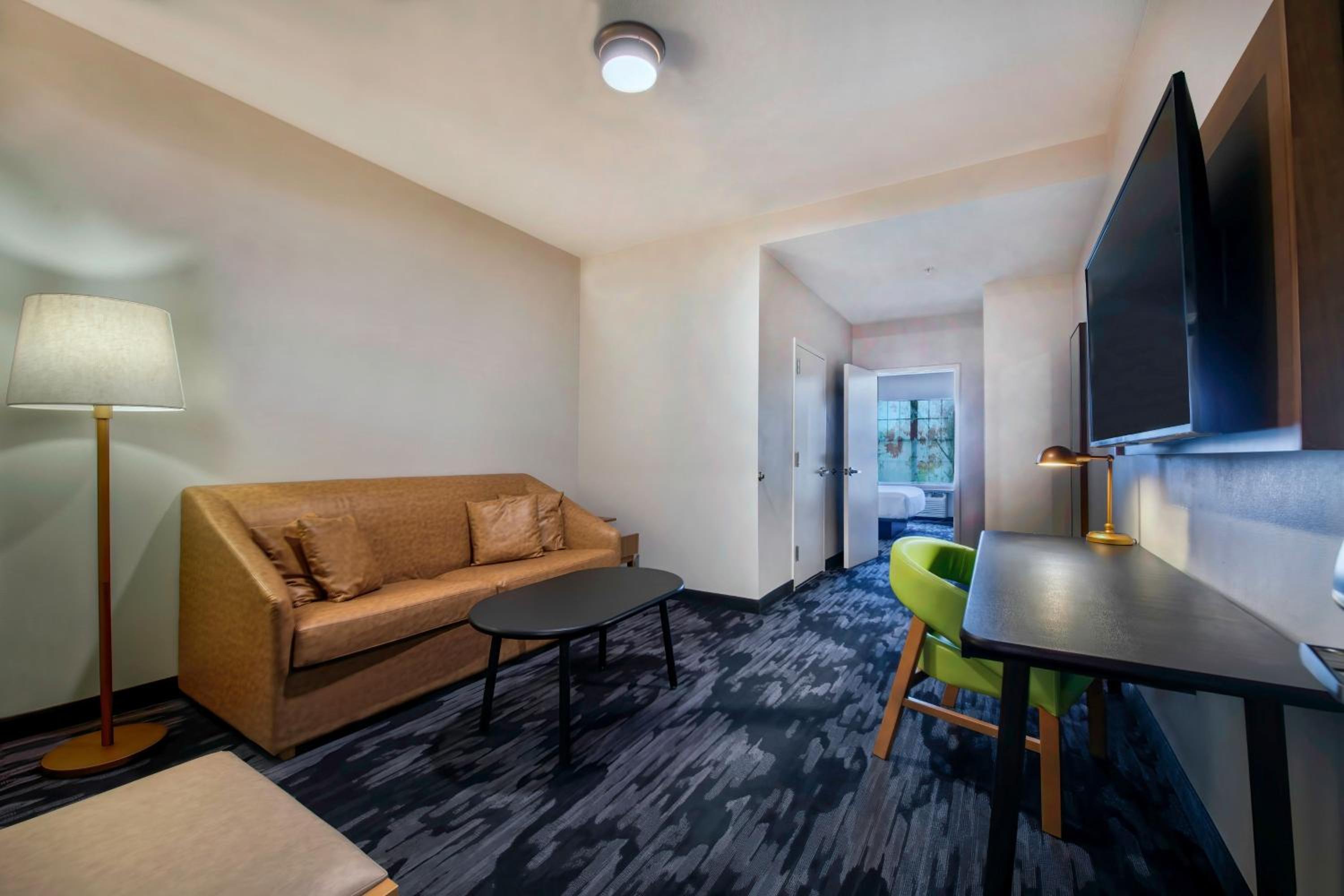King Suite with Sofa Bed photo 3