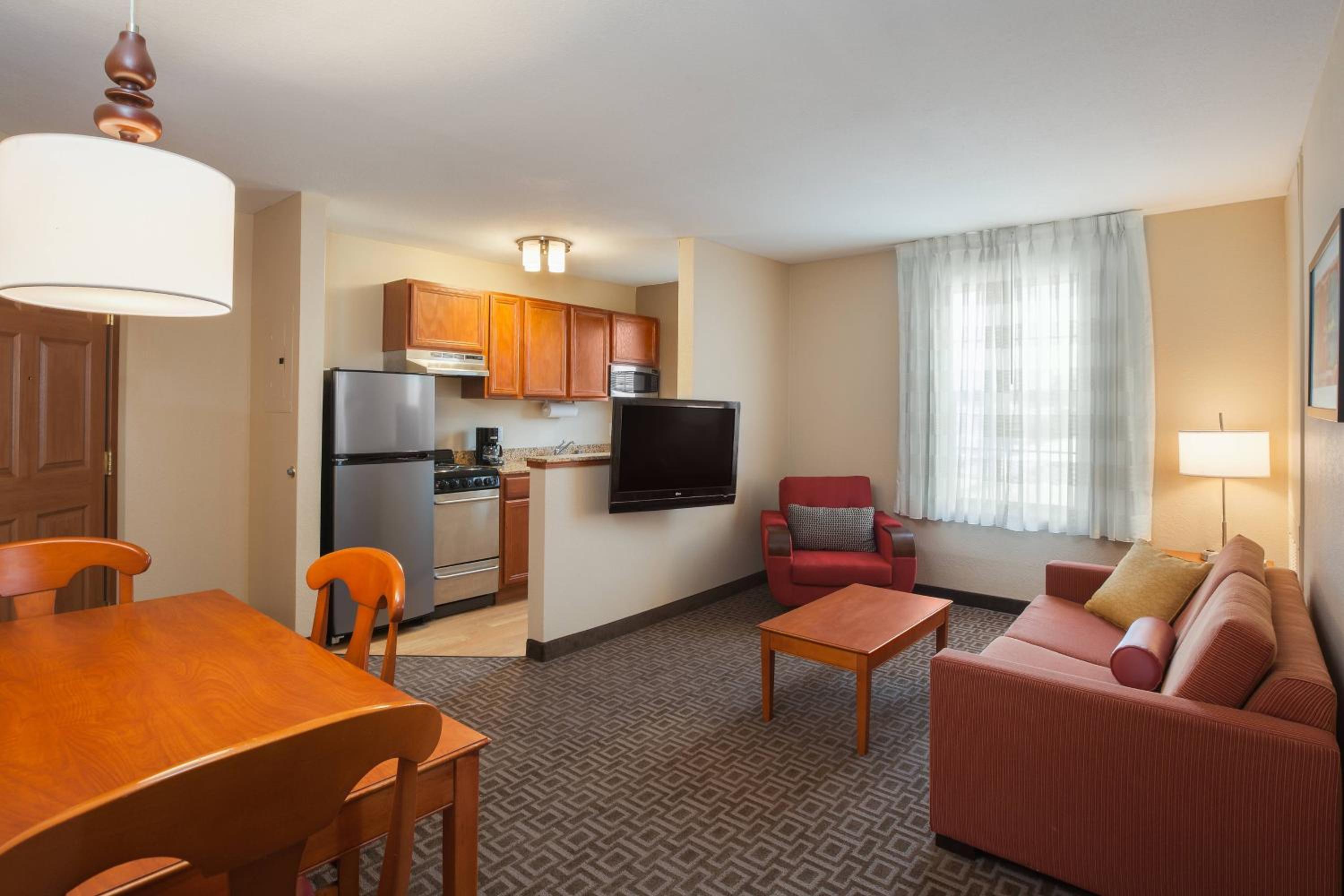 Two-Bedroom Suite - Photo 2