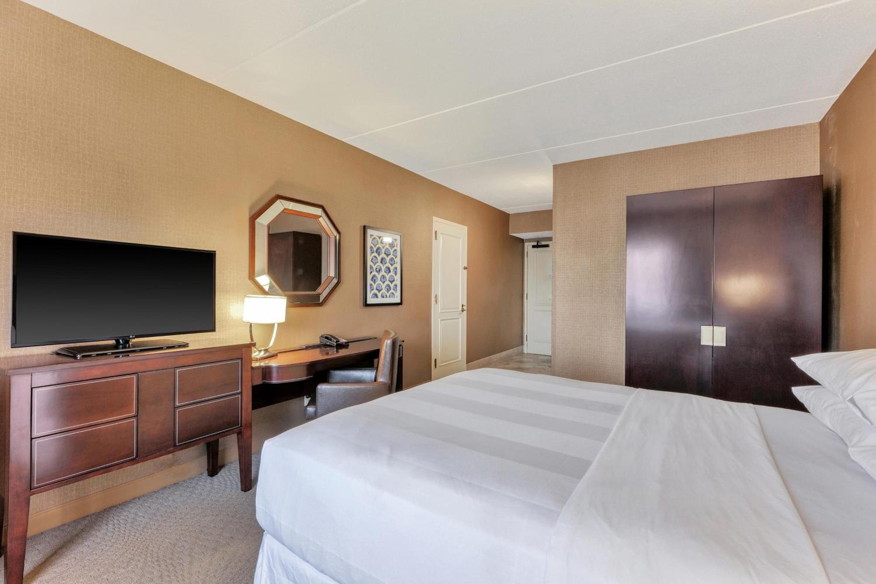 Queen Room - Photo 6